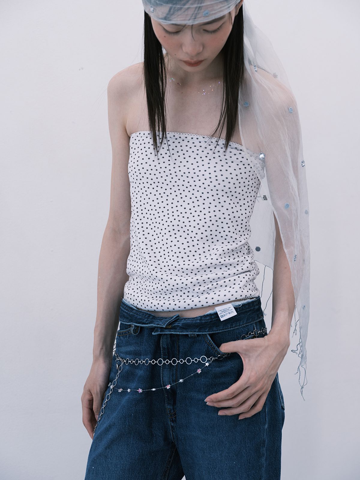 무음(MUWM) 리버서블 글리터 튜브탑 Reversible Glitter Tube Top (White)