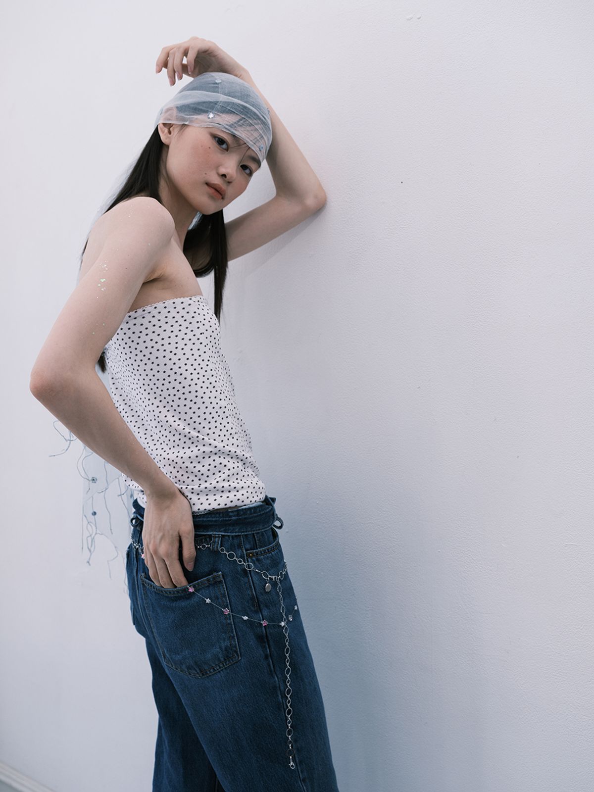 무음(MUWM) 리버서블 글리터 튜브탑 Reversible Glitter Tube Top (White)