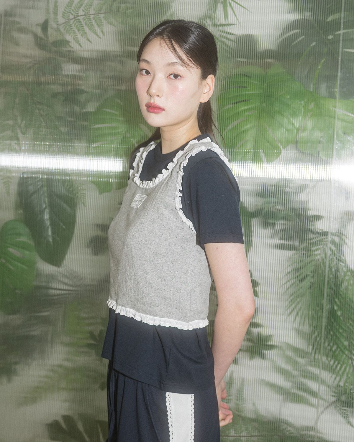 해비즘(HAVISM) FLOWER PATTERN LAYERED LACE SLEEVELESS(GREY)