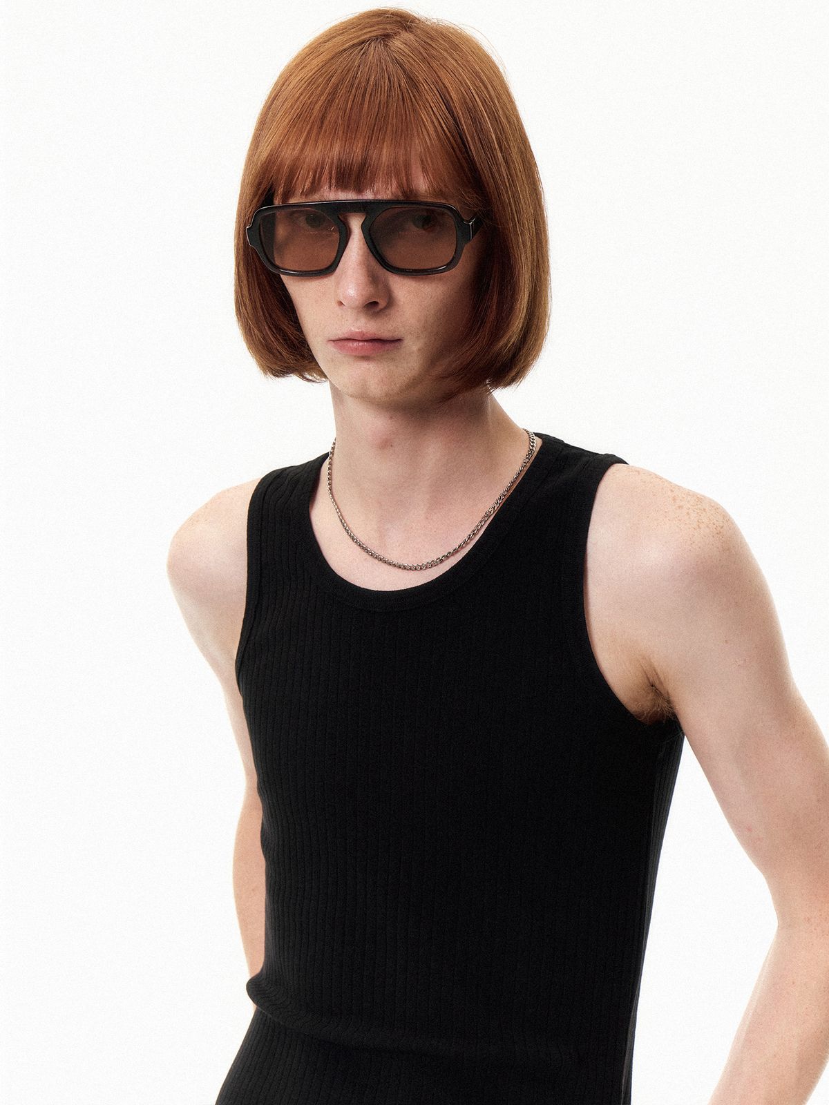 쿠르베(COURBE) Wed Sleeveless (Black)