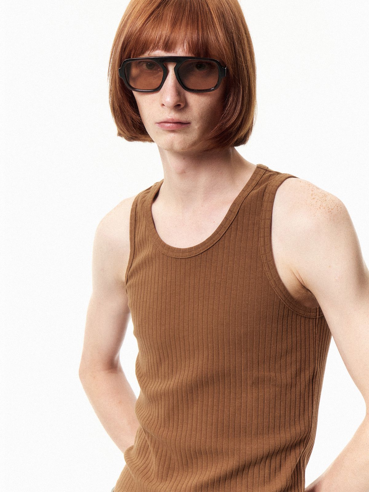 쿠르베(COURBE) Wed Sleeveless (Brown)