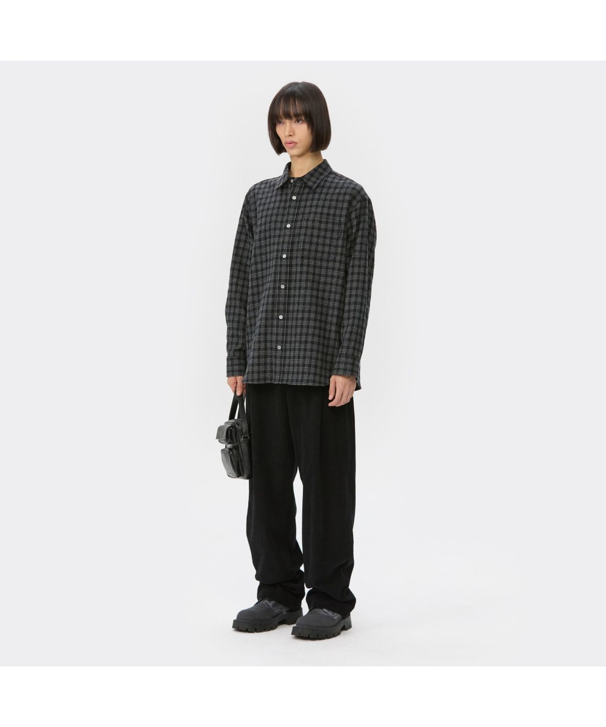 커스텀멜로우(CUSTOMELLOW) Black Wide Fit One Tuck Corduroy Pants CWPAW25842BKX