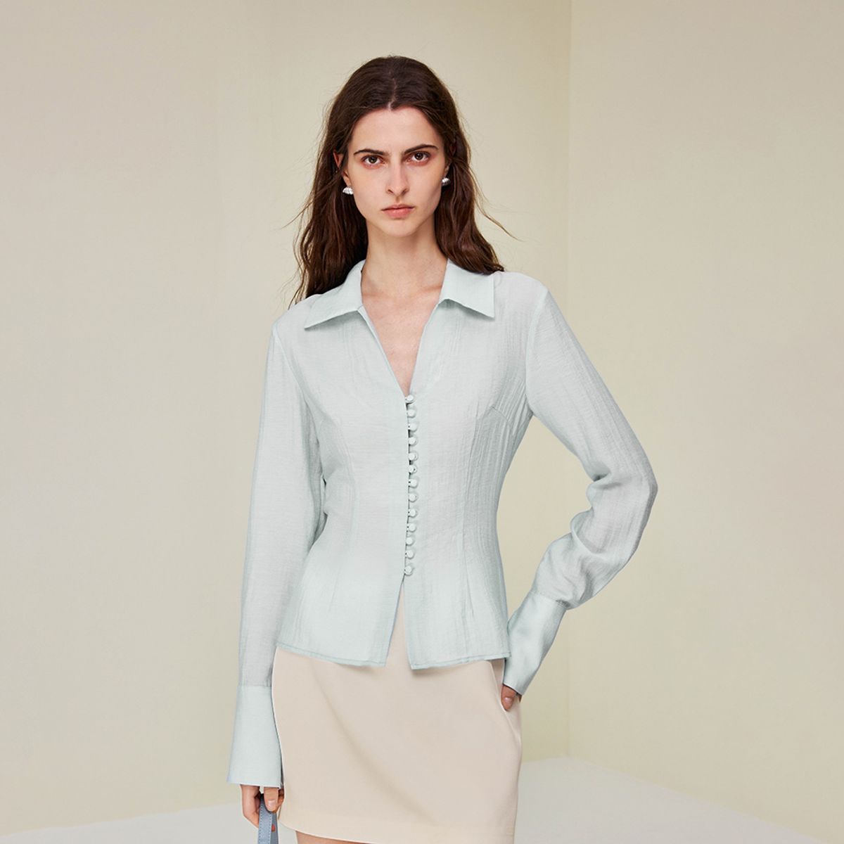 와이와이아이엠(YYIAM) YY_Scissor collar waist blouse_2color