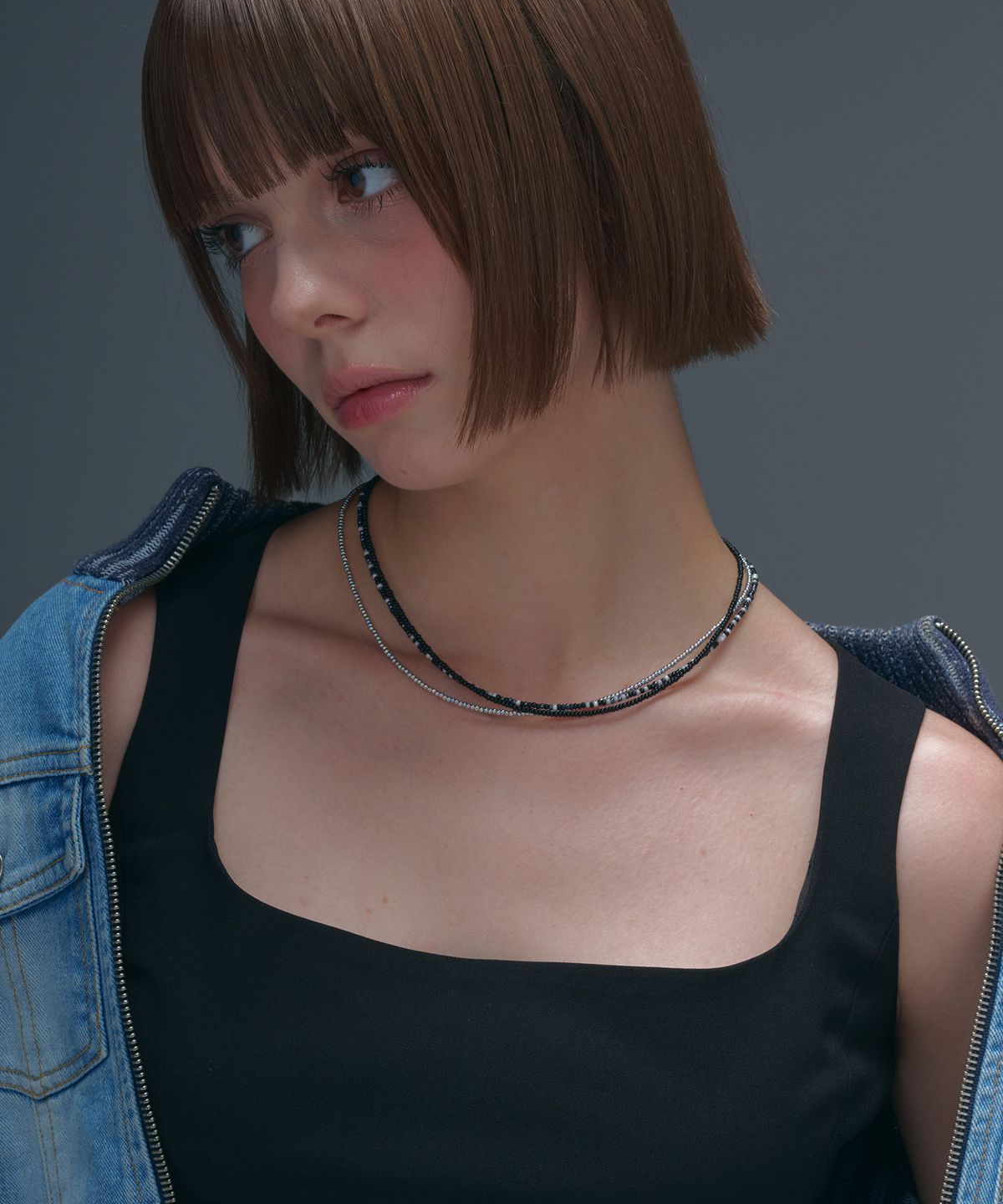 로맨티누어(ROMANTINUER) Color Beads Necklace (Black Dot)