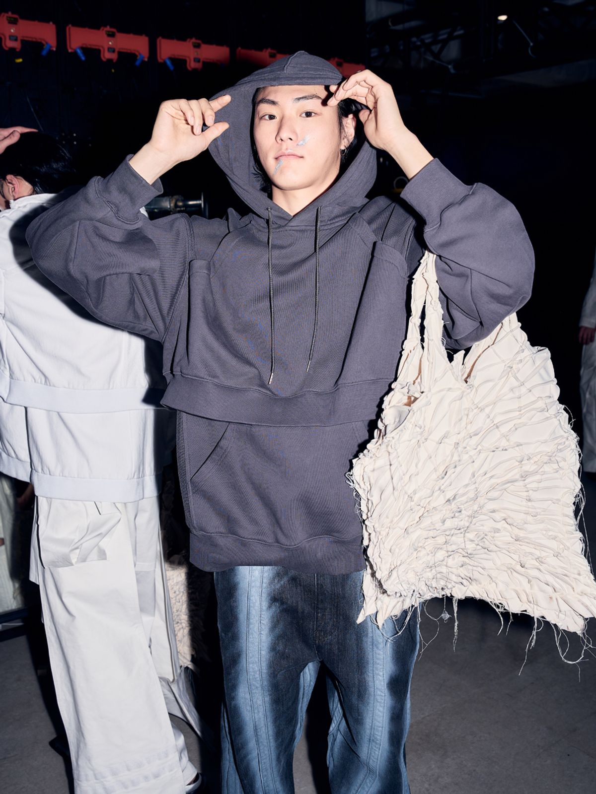 유강(YOOGANG) MARTIAN INSIDE-OUT HOODIE