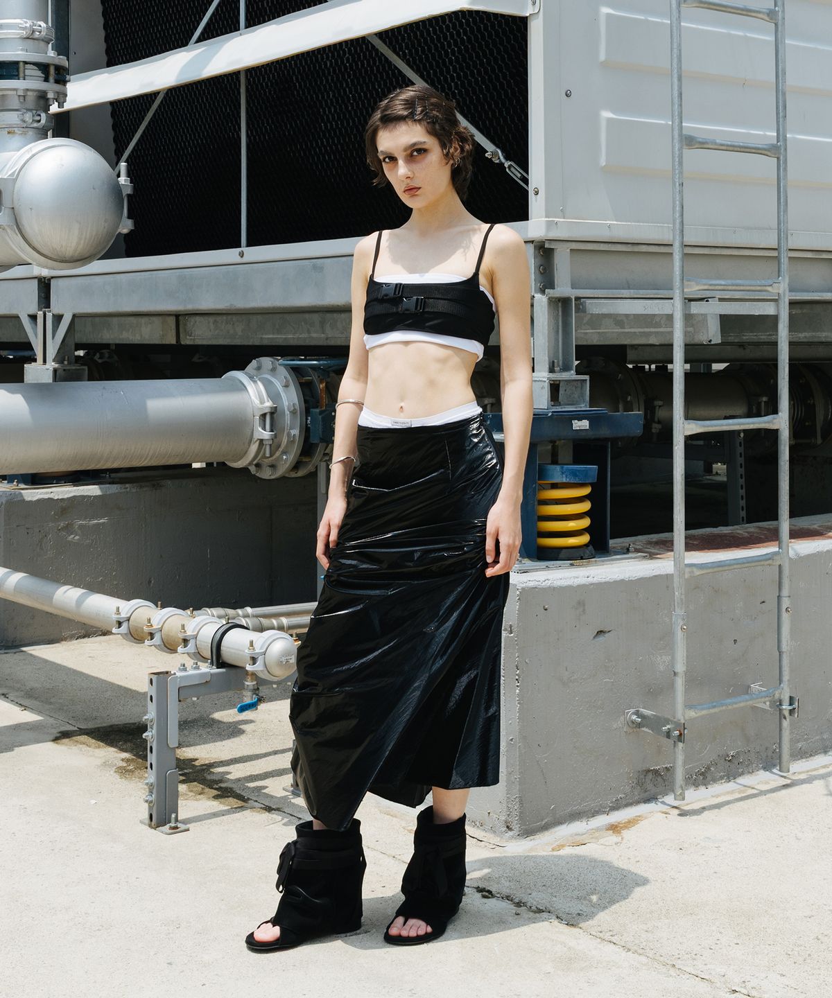 쓰리투에이티(THREE TO EIGHTY) UNBALANCED SHIRRING SKIRT BLACK