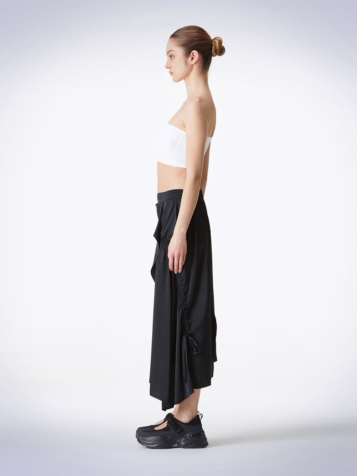 하우스공칠이씨(HAUS072C) ARITA SKIRT BLACK