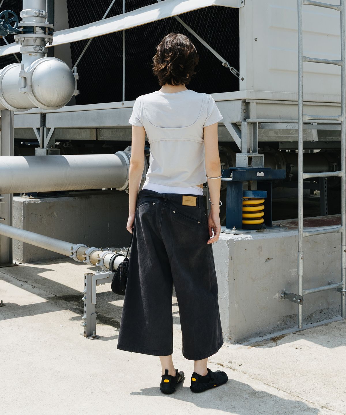 쓰리투에이티(THREE TO EIGHTY) MOCK BUSTIER LAYER TEE GREY