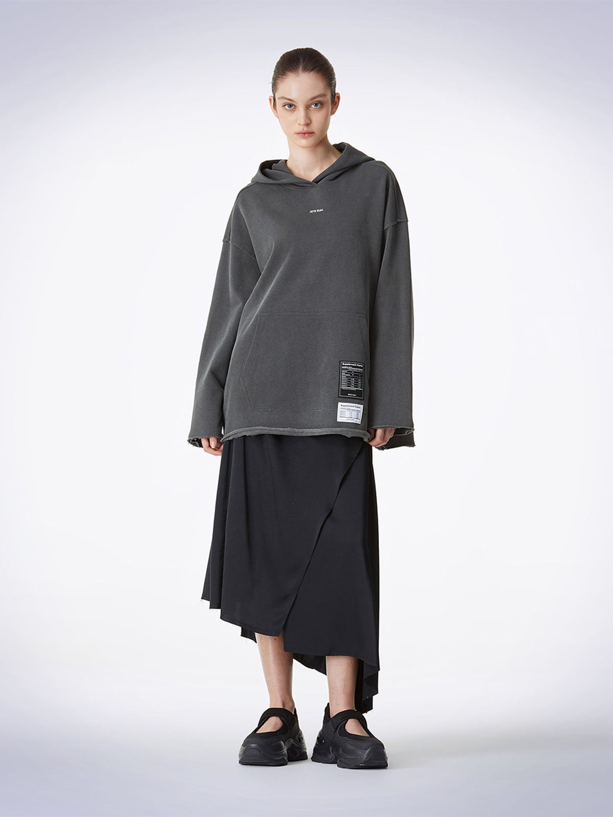 하우스공칠이씨(HAUS072C) BUNNY T-SHIRTS DARK GREY
