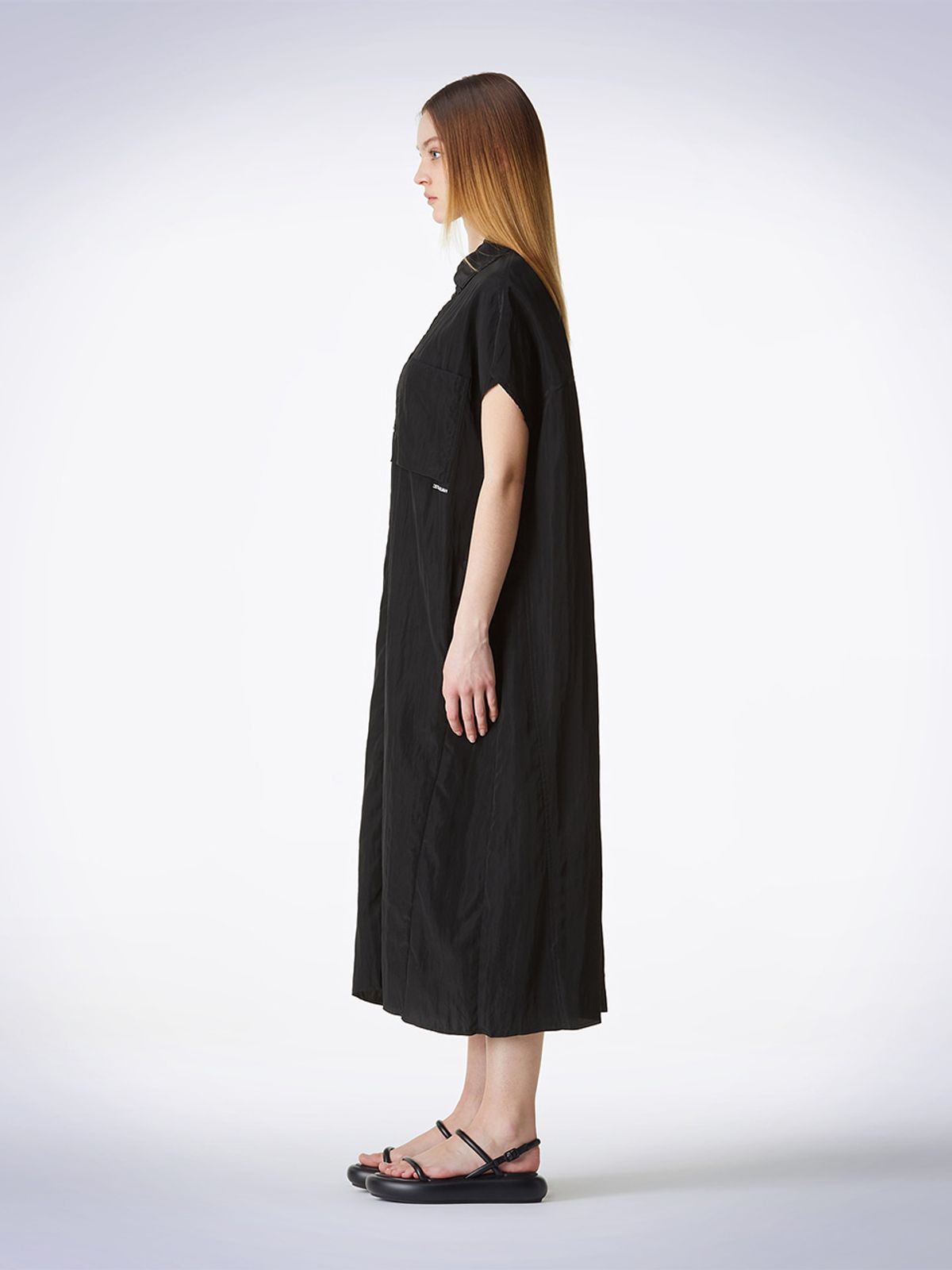 하우스공칠이씨(HAUS072C) SAN ONE-PIECE BLACK