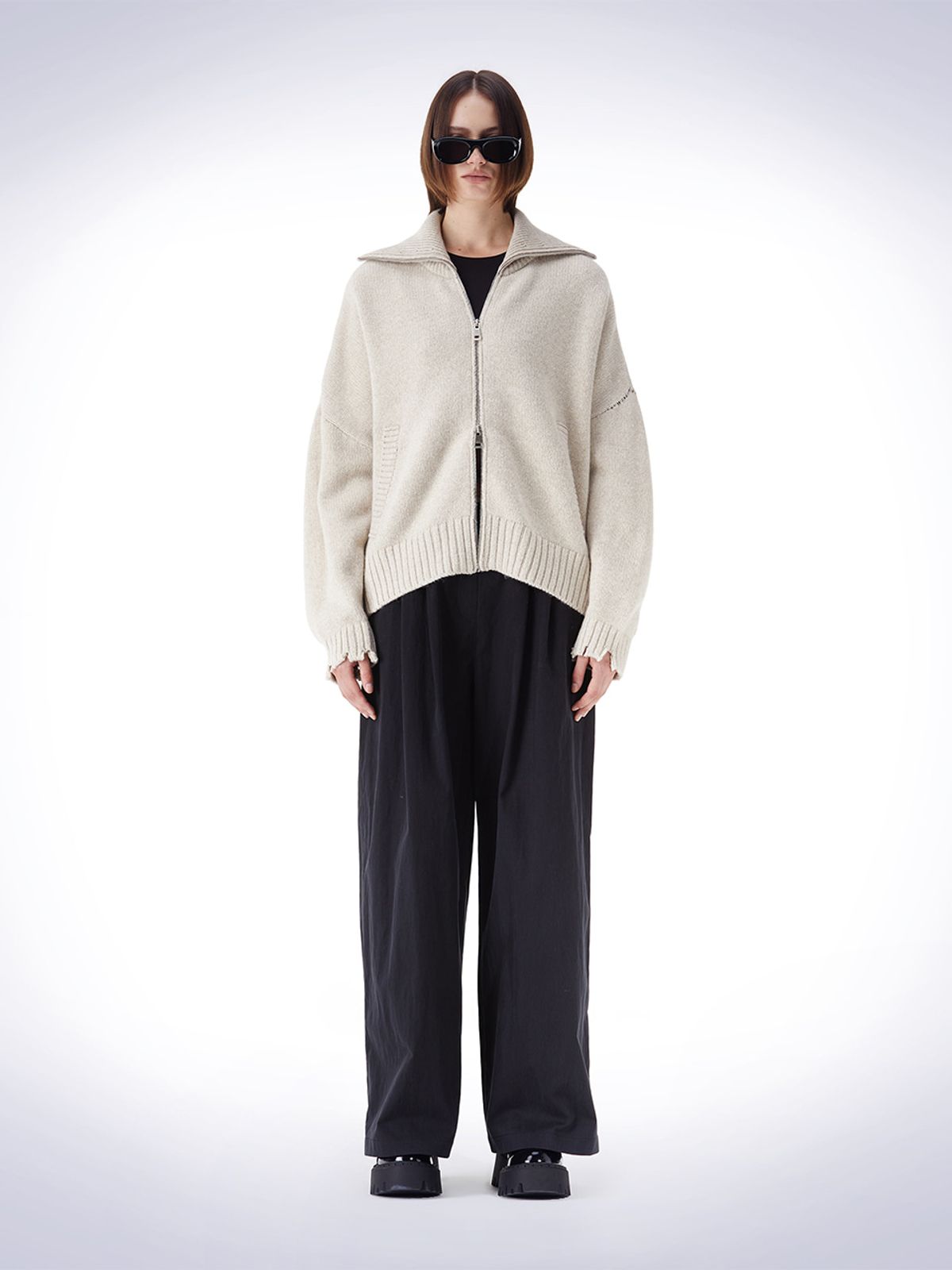 하우스공칠이씨(HAUS072C) DAMAGE HIGH-NECK KNIT CARDIGAN  IVORY