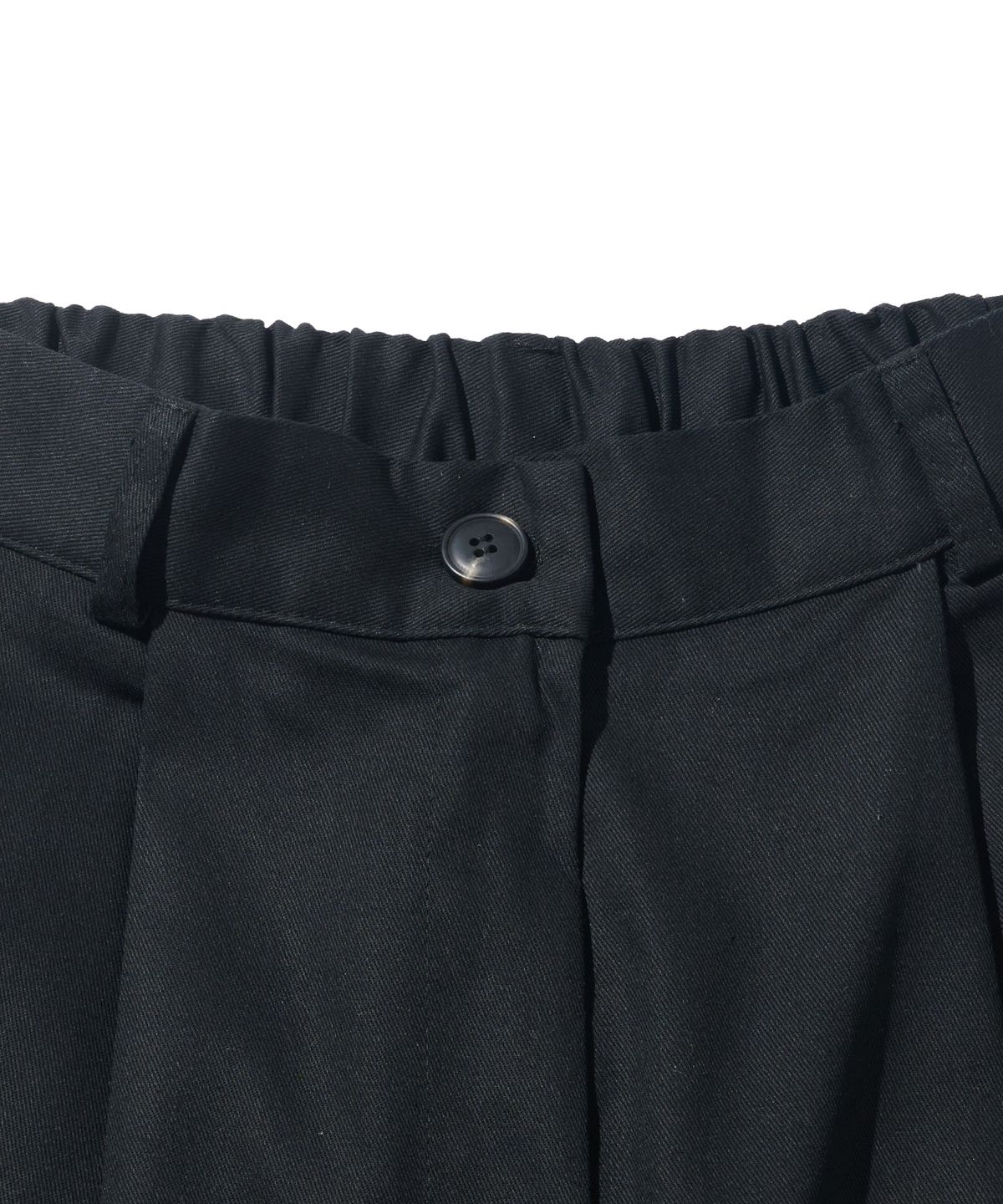 카고브로스 포 우먼(CARGOBROS FOR WOMAN) 코튼 핀턱 와이드 버뮤다 팬츠 (블랙)