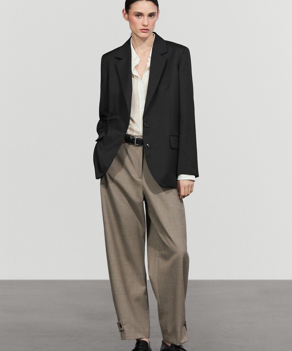 마시모두띠(MASSIMO DUTTI) 100% 엑스트라 파인 울 투버튼 블레이저