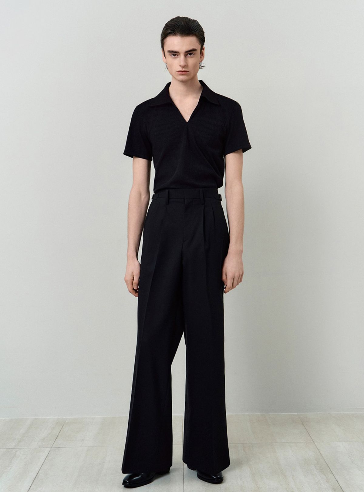 쿠르베(COURBE) V-NECK POLO (Black)