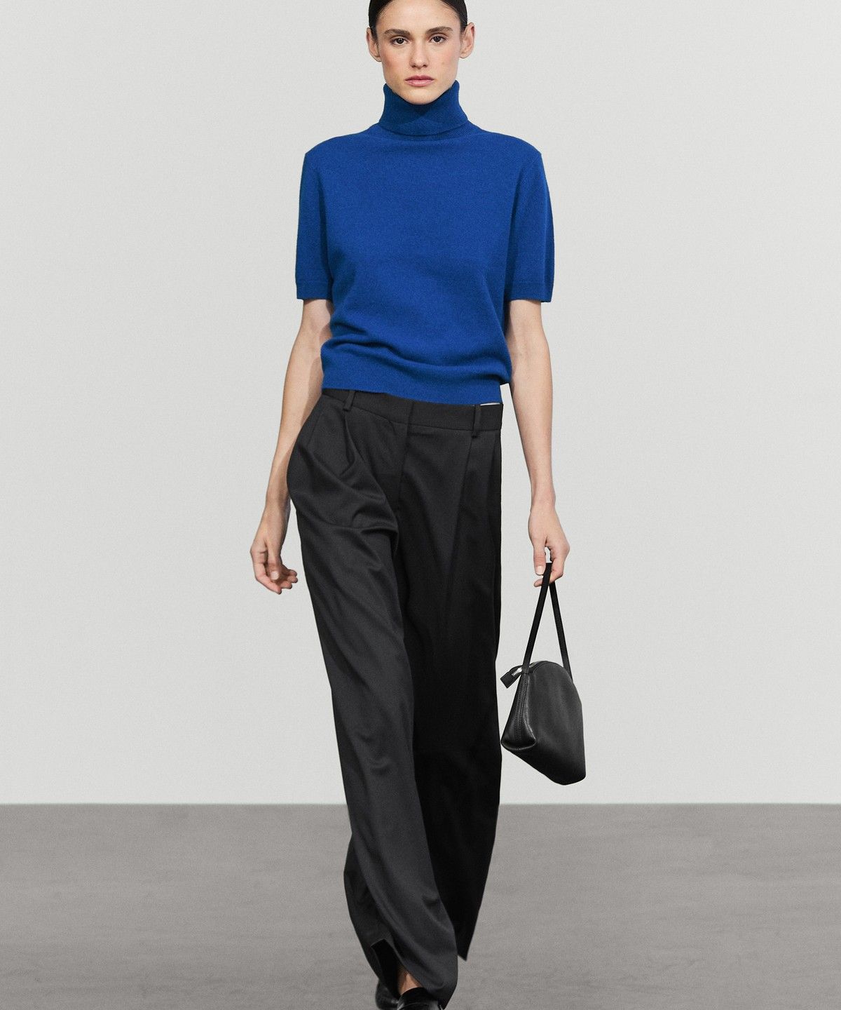 마시모두띠(MASSIMO DUTTI) 엑스트라 파인 울 플리츠 팬츠