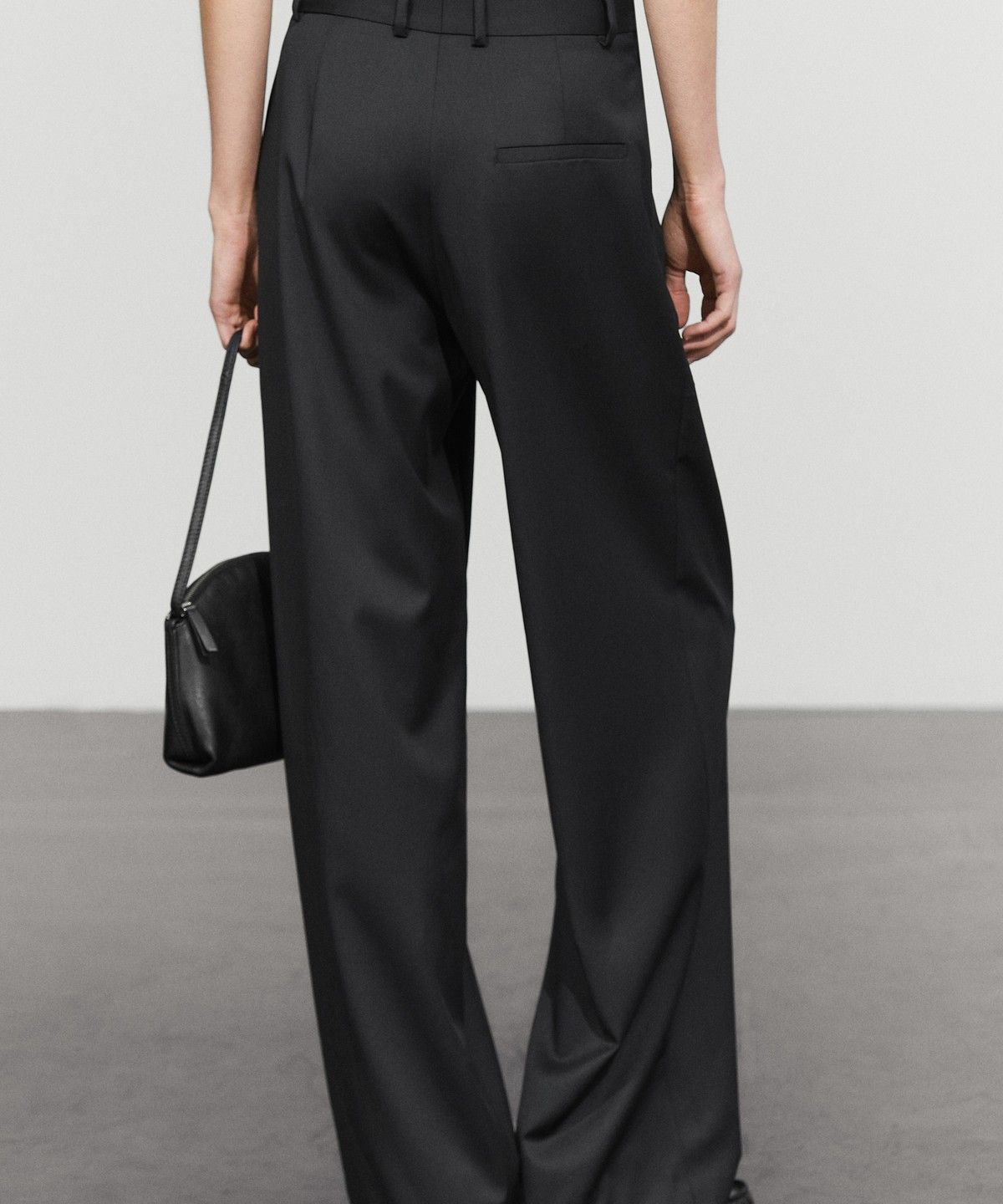 마시모두띠(MASSIMO DUTTI) 엑스트라 파인 울 플리츠 팬츠