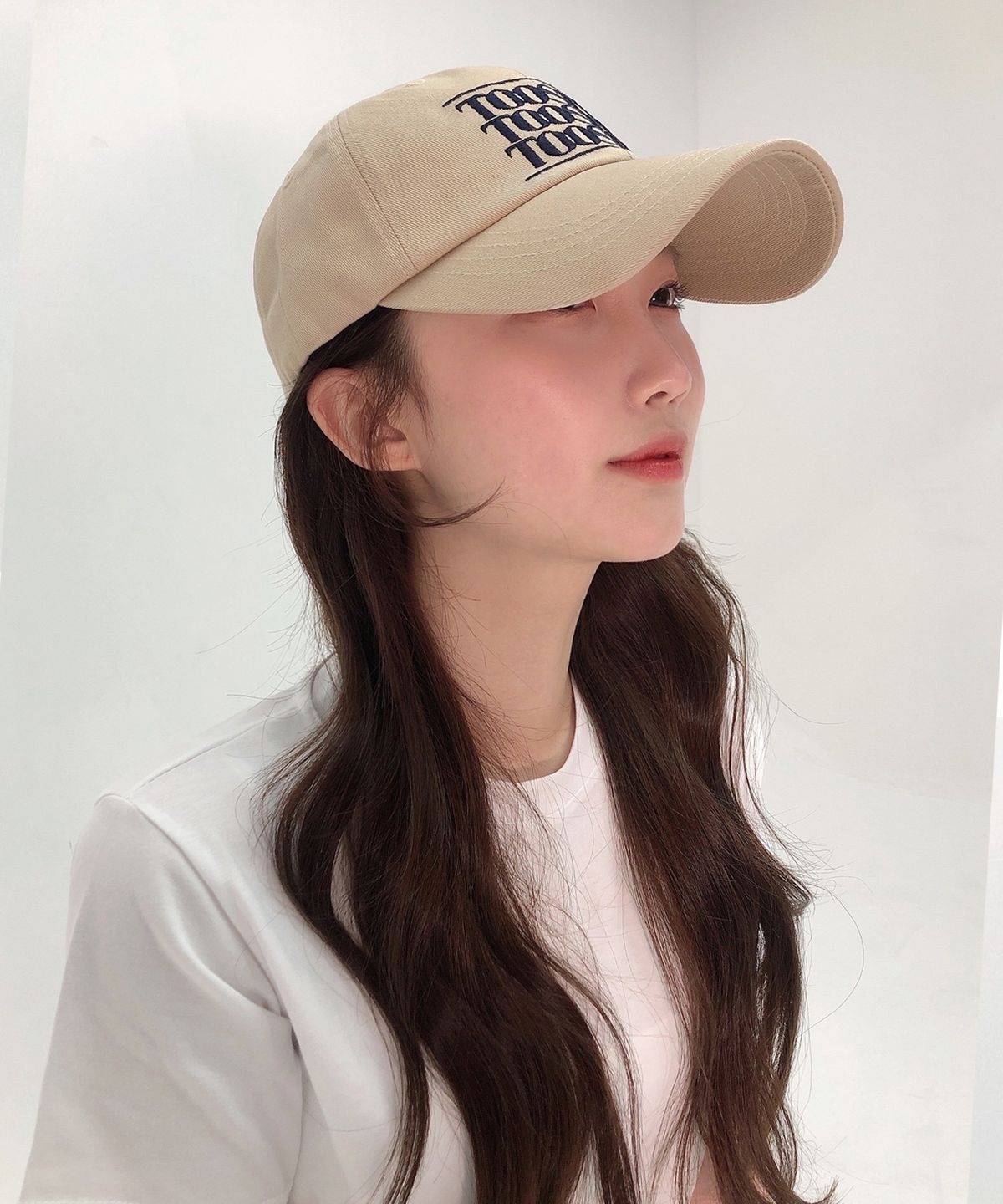 투에스핏(TOOSPIT) CLASSIC LOGO BALL CAP (BEIGE)