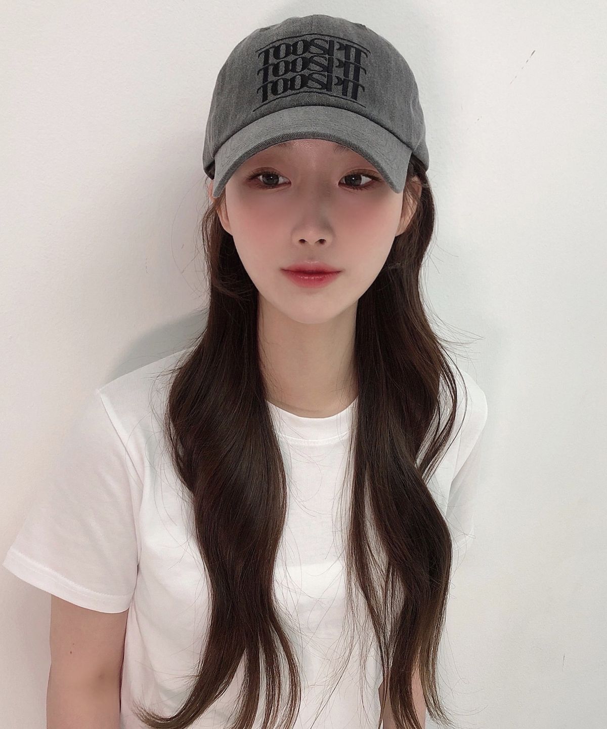 투에스핏(TOOSPIT) CLASSIC LOGO BALL CAP (GRAY)