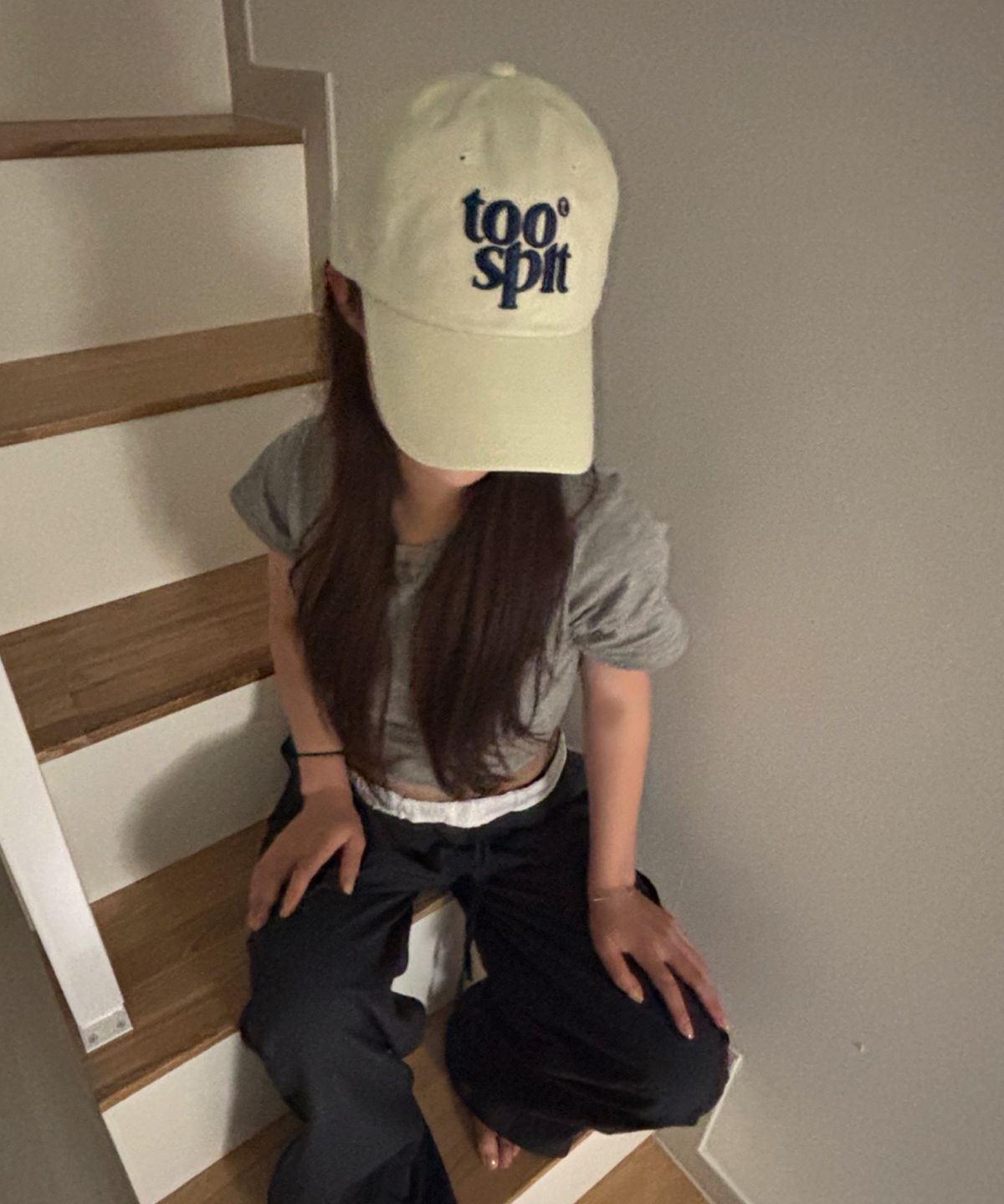 투에스핏(TOOSPIT) VOLUME LOGO BALL CAP (CREAM)