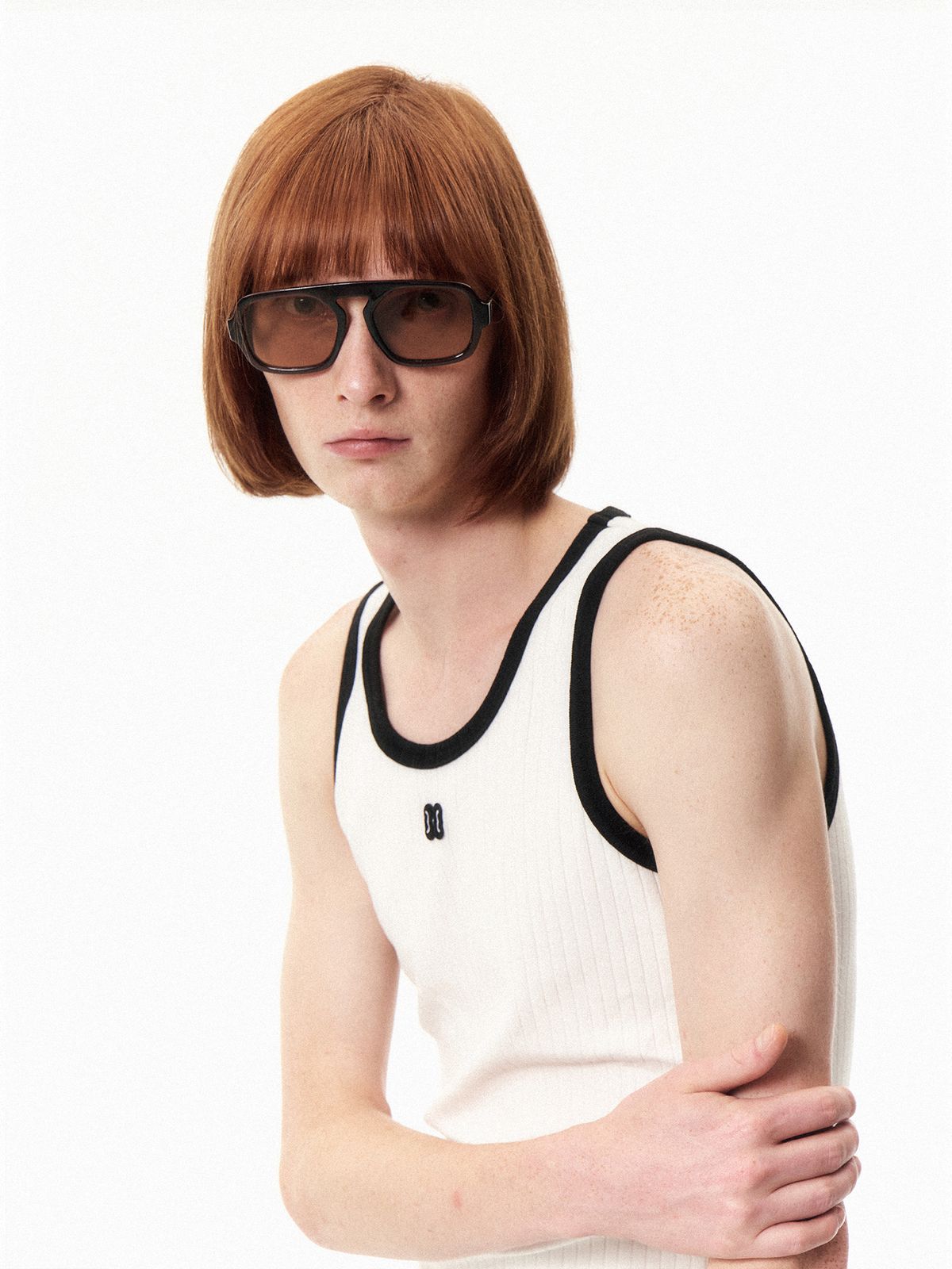 쿠르베(COURBE) Contrast Wed Sleeveless (White)