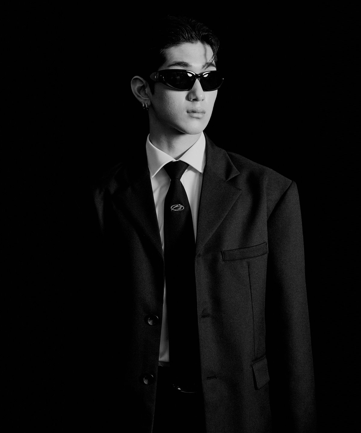 모어댄블랙(MORE THAN BLACK) LOGO NECK TIE