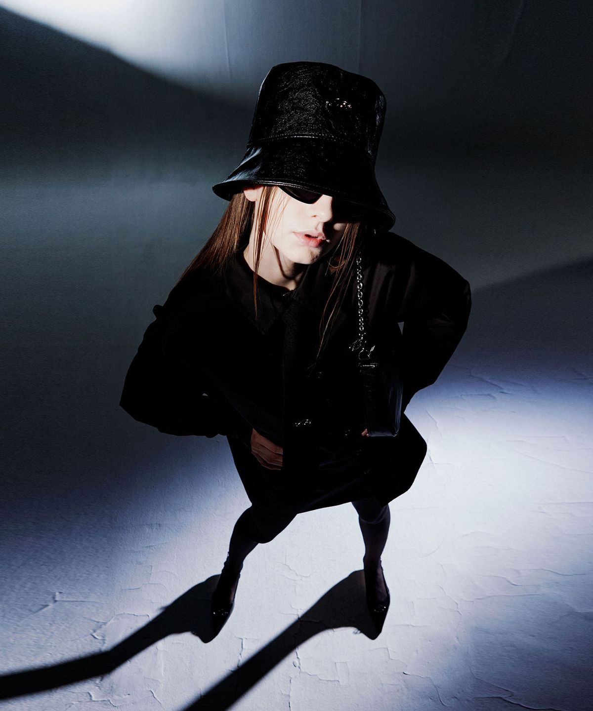 모어댄블랙(MORE THAN BLACK) LEATHER BUCKET HAT