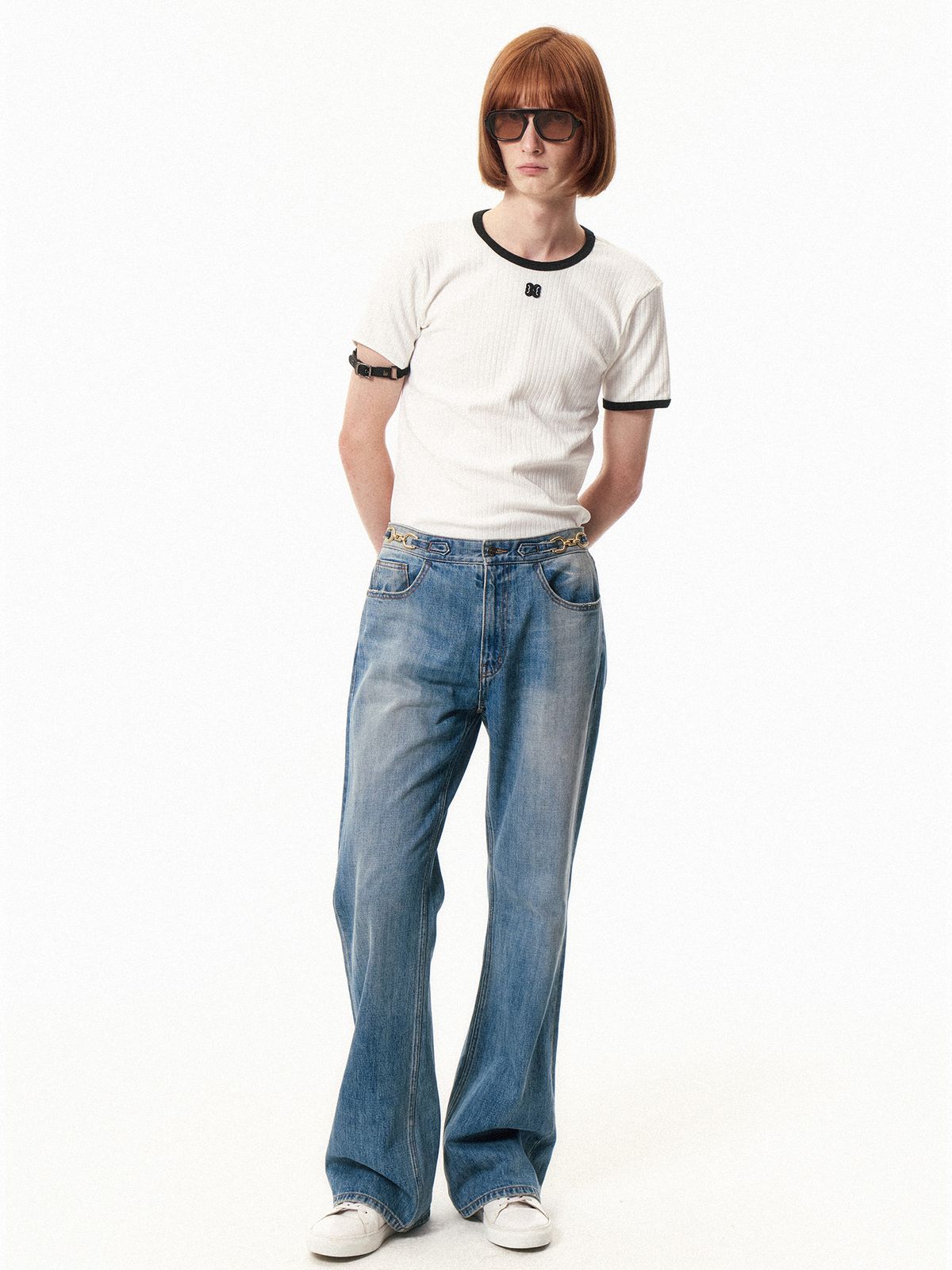 쿠르베(COURBE) Buckle Contrast Wed Round Neck T-shirt (White)