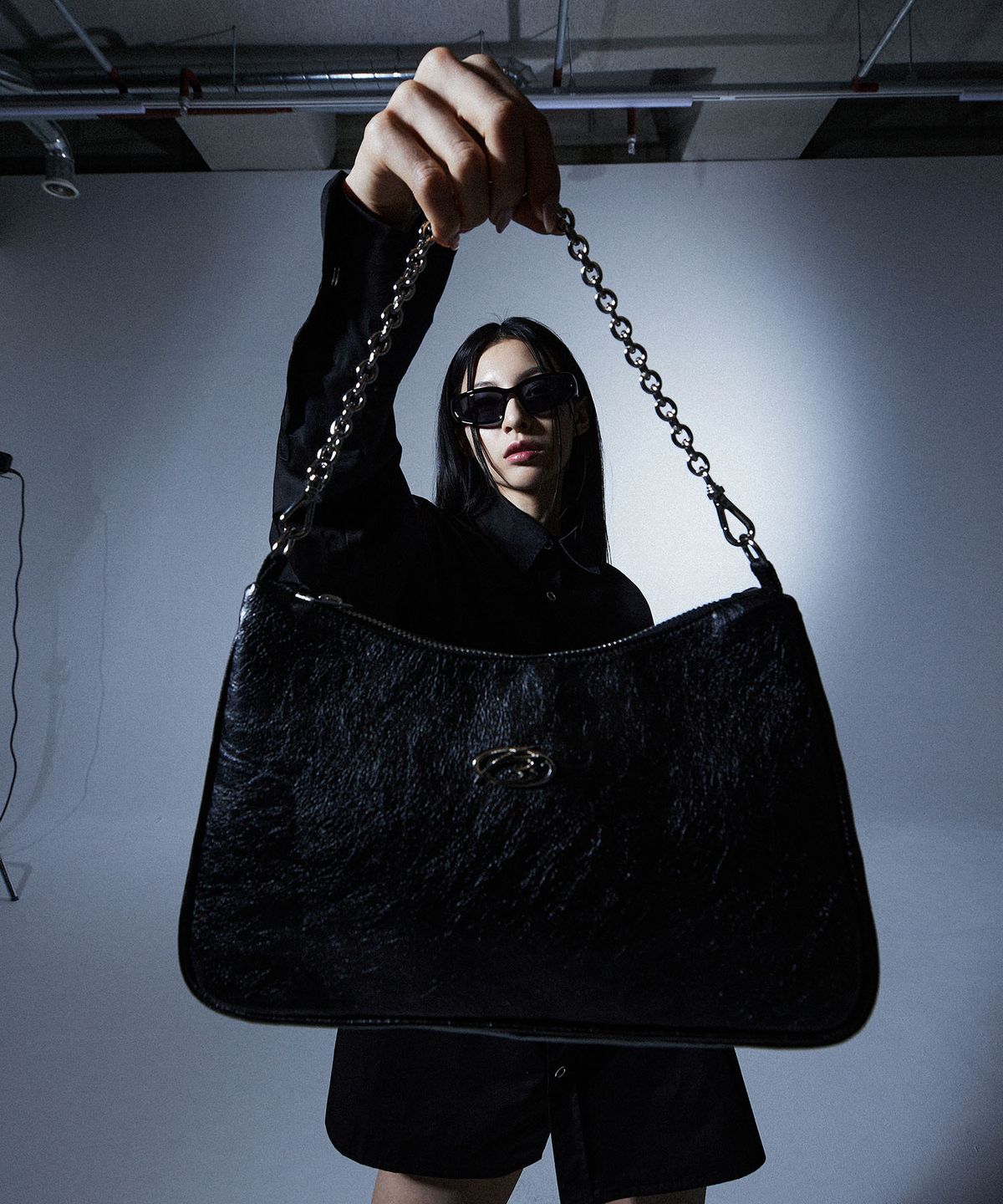 모어댄블랙(MORE THAN BLACK) LEATHER HOBO BAG