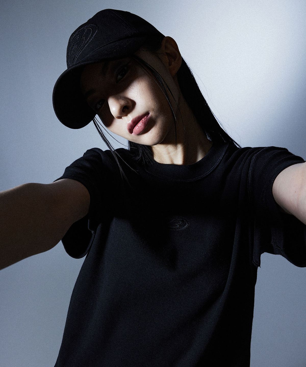 모어댄블랙(MORE THAN BLACK) CUT OFF CAP