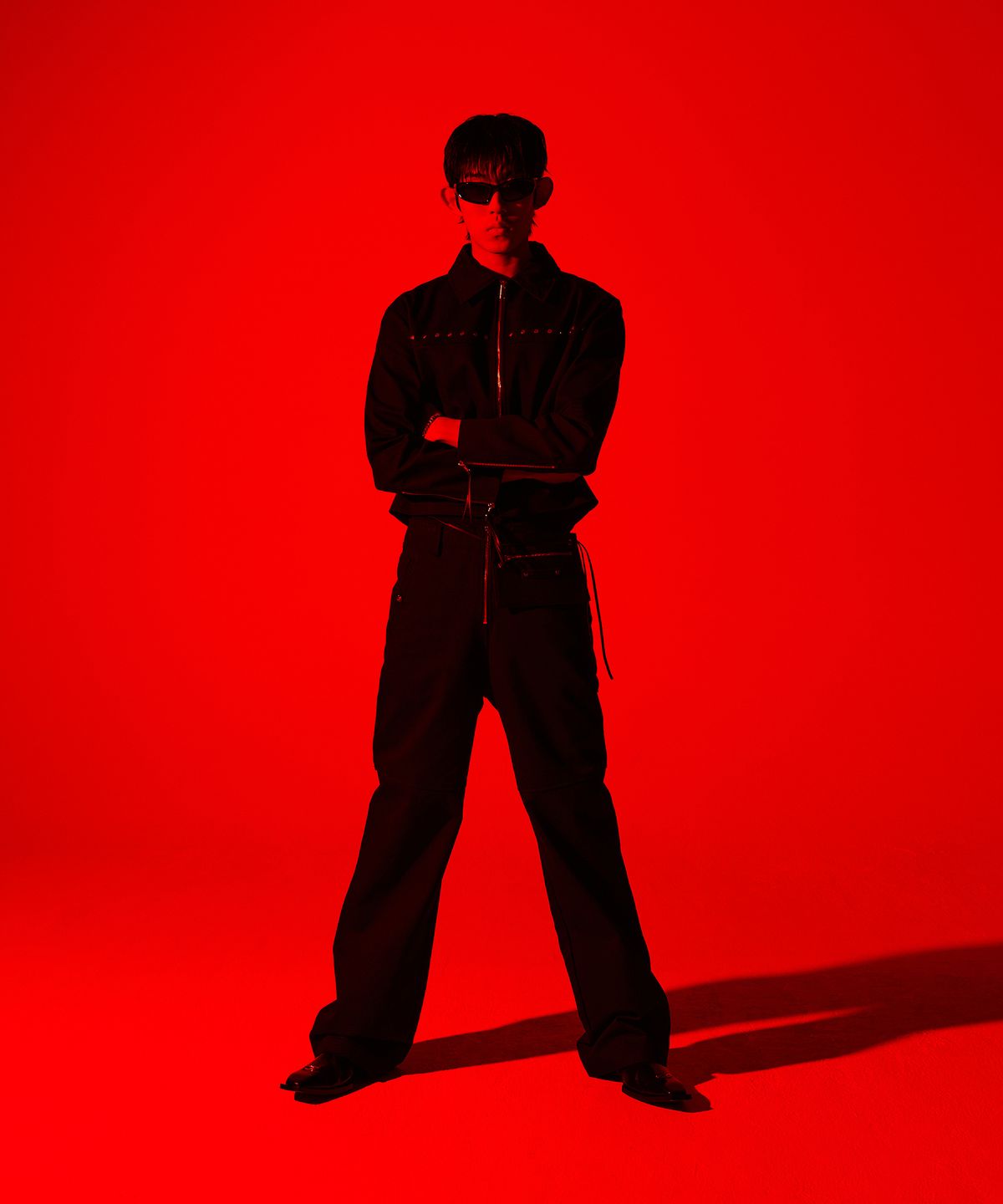 모어댄블랙(MORE THAN BLACK) RIVET POUCH PANTS