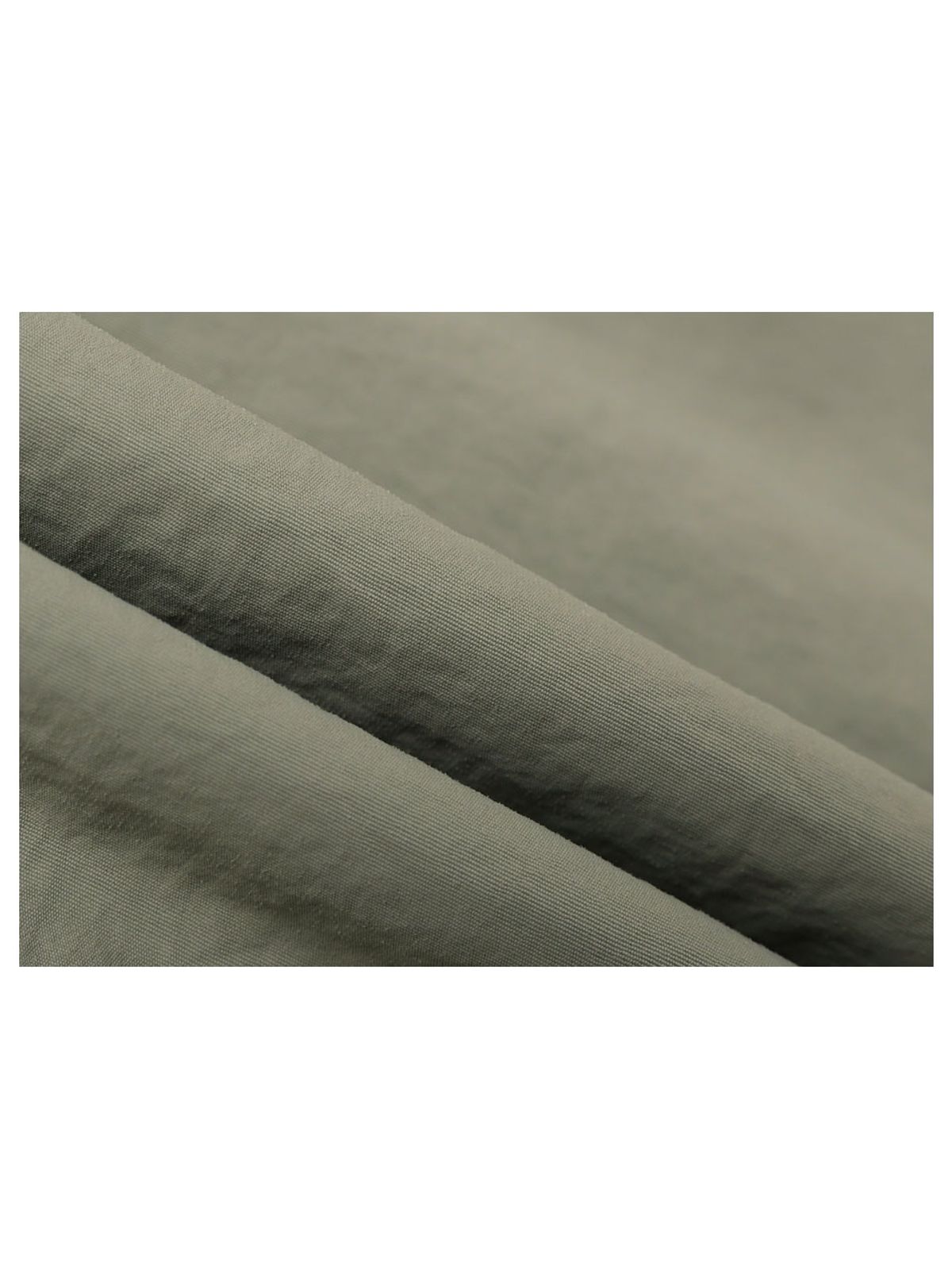 구빈(GUBIN) [SEASON OFF] 패치 포인트 나일론 카고 하프팬츠 - 카키