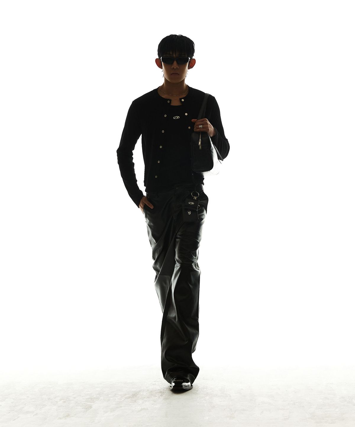 모어댄블랙(MORE THAN BLACK) LOGO CUT OFF CARDIGAN SET