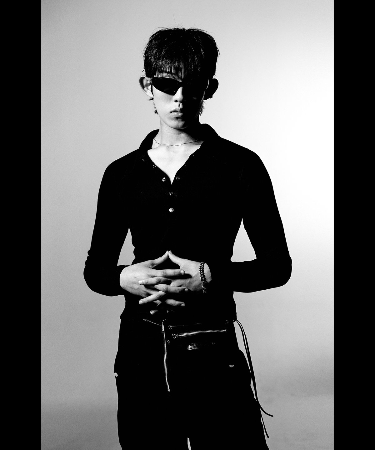 모어댄블랙(MORE THAN BLACK) SNAP COLLAR LONG SLEEVE