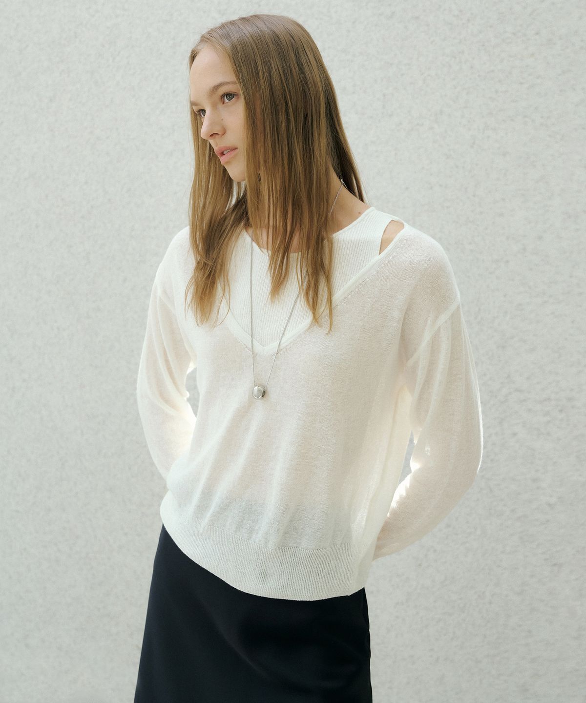 오떼뜨(OCTETTE) LINEN V-CUT LAYERD KNIT_2COLOR