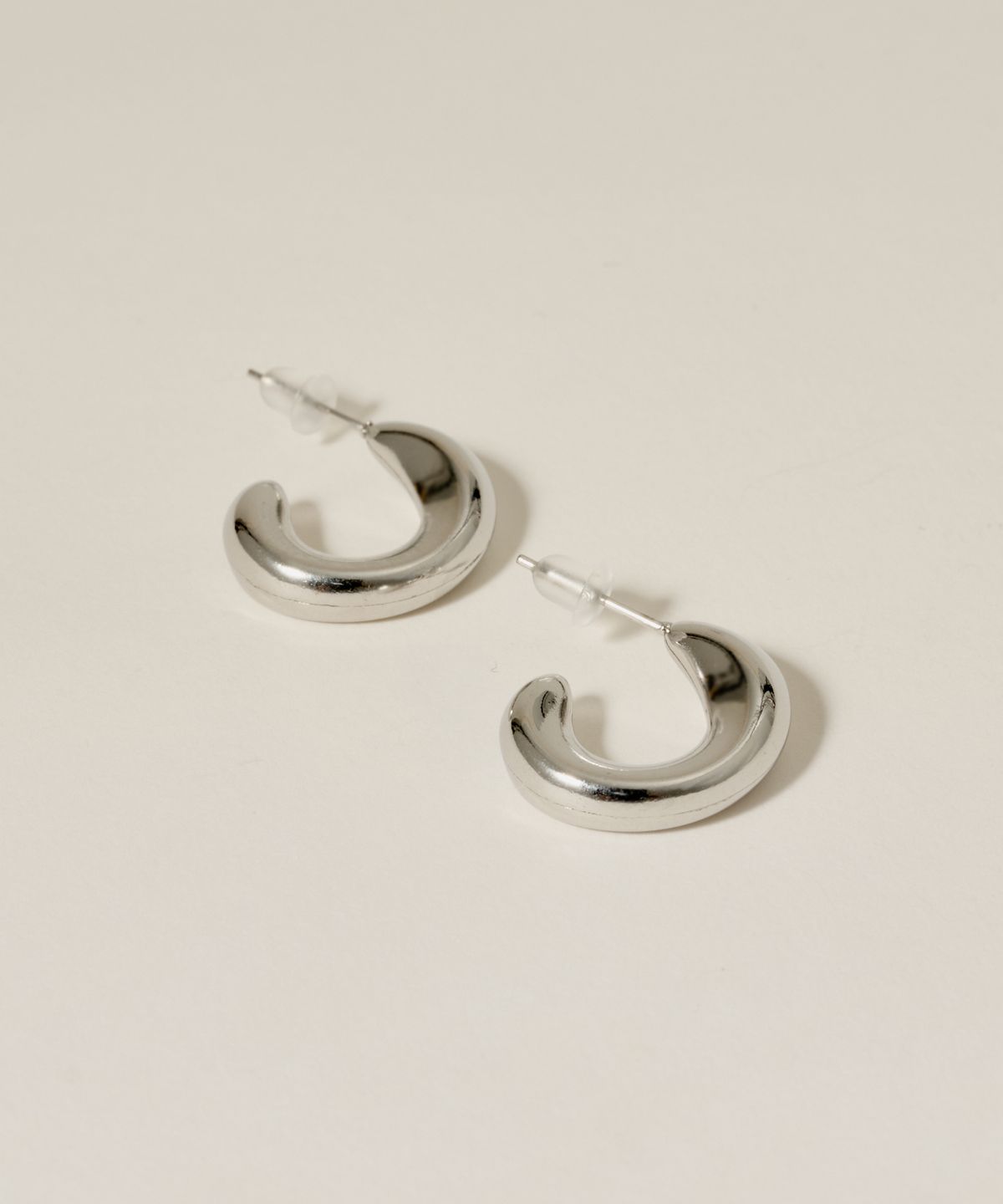 노비스도쿄(NOVICE TOKYO) 뉘앙스 후프 귀걸이 Nuance Hoop Pierce［Stainless］ / Silver