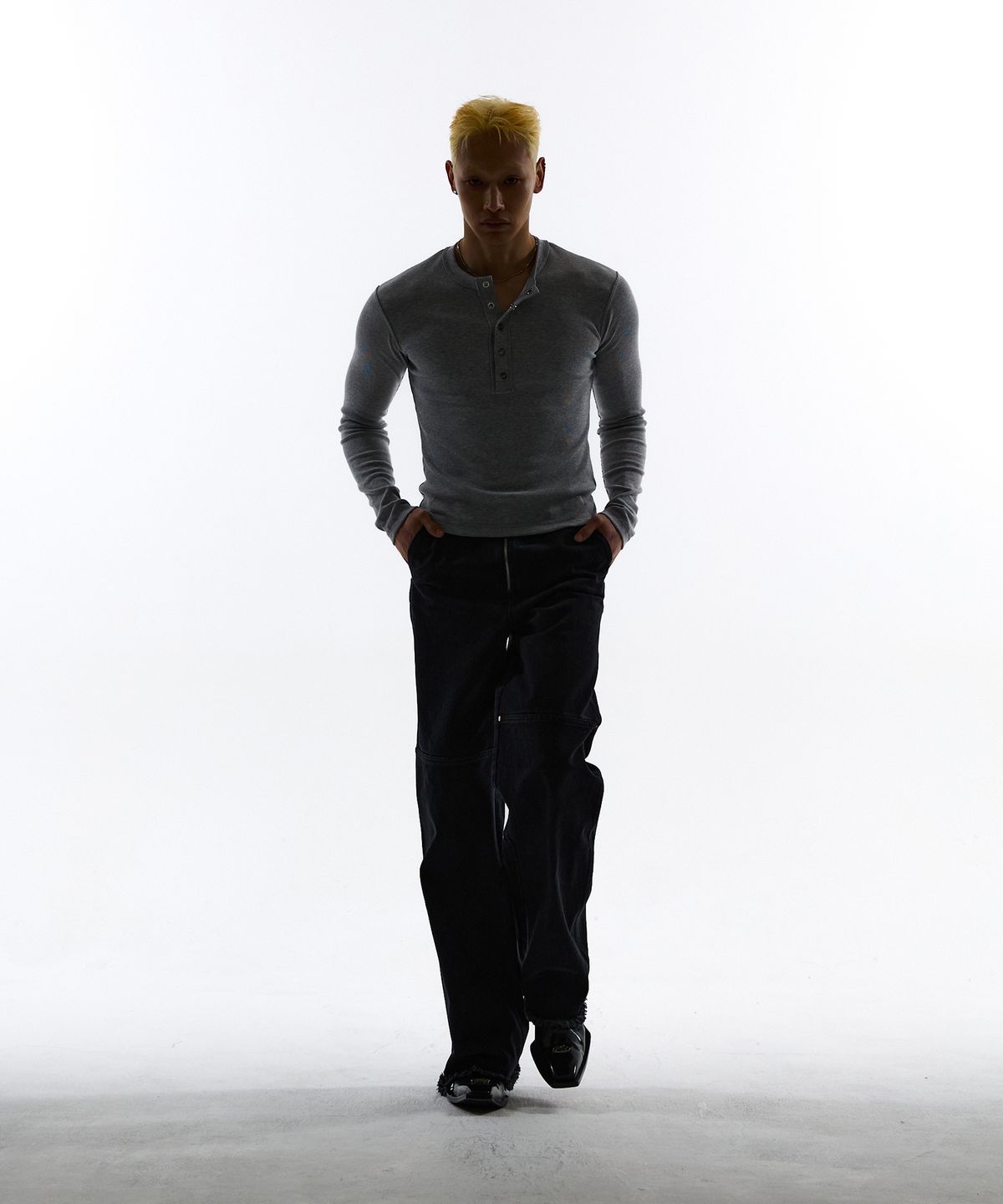 모어댄블랙(MORE THAN BLACK) CUT OFF SNAP LONG SLEEVE - GERY