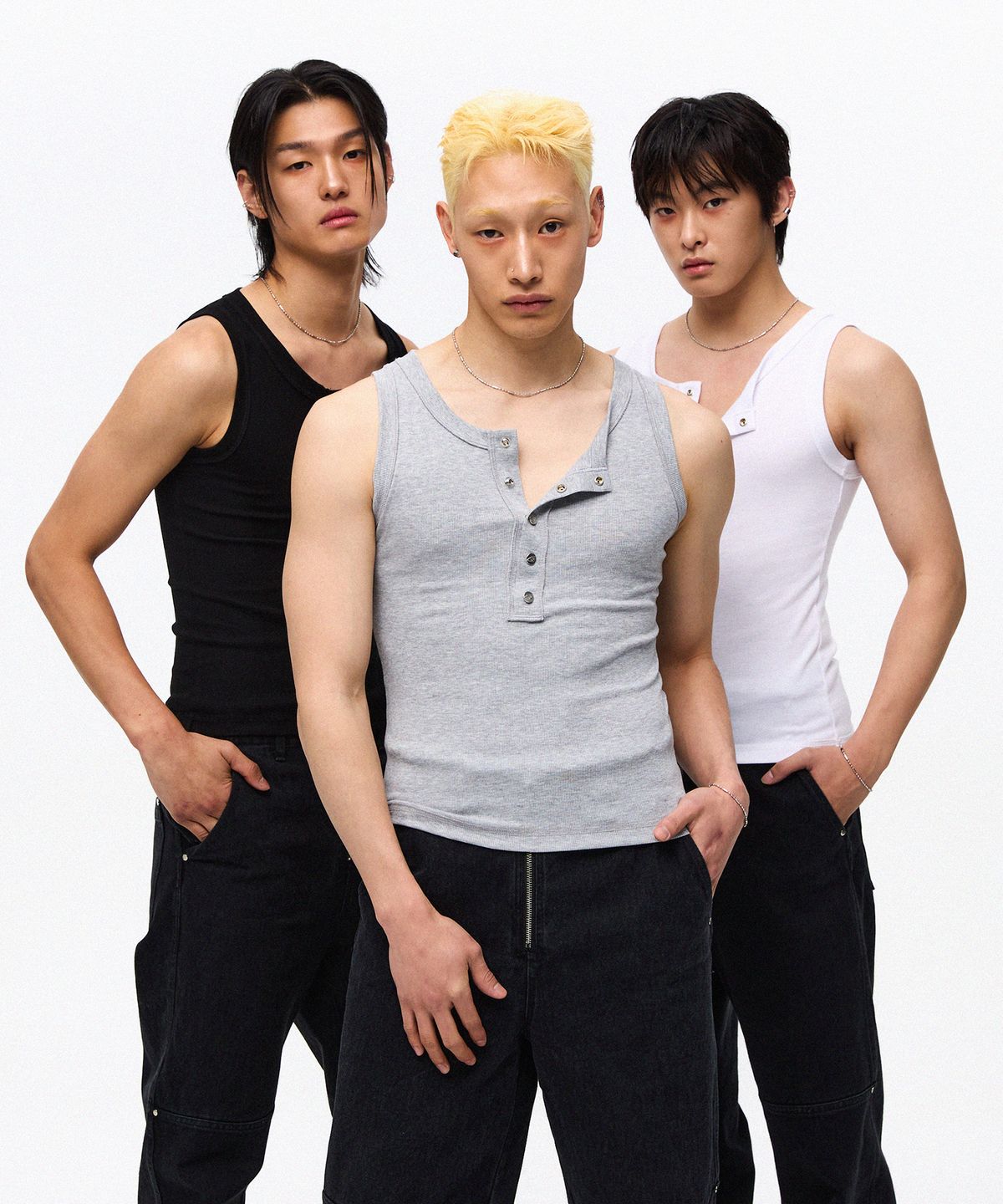 모어댄블랙(MORE THAN BLACK) CUT OFF SNAP SLEEVELESS - GERY