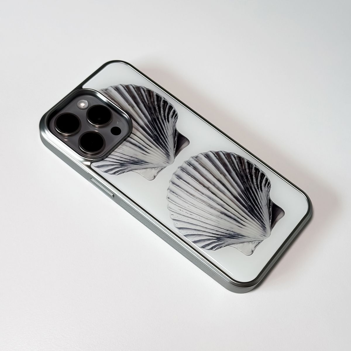 메모리즈바운더리(MEMORIESBOUNDARY) NTA Silverborn Scalla Phone Case (SV_White)