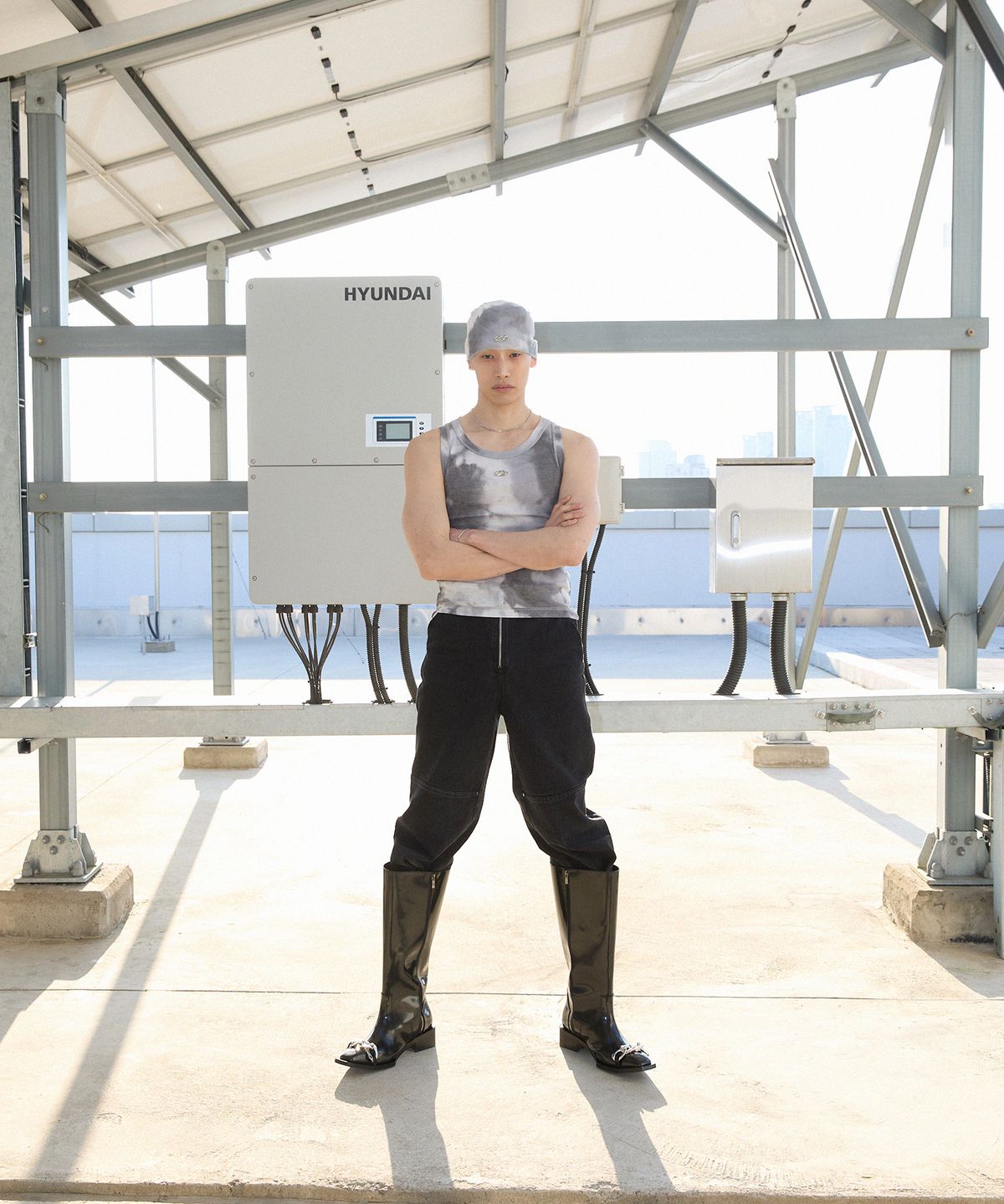 모어댄블랙(MORE THAN BLACK) LOGO DIRTY SLEEVELESS