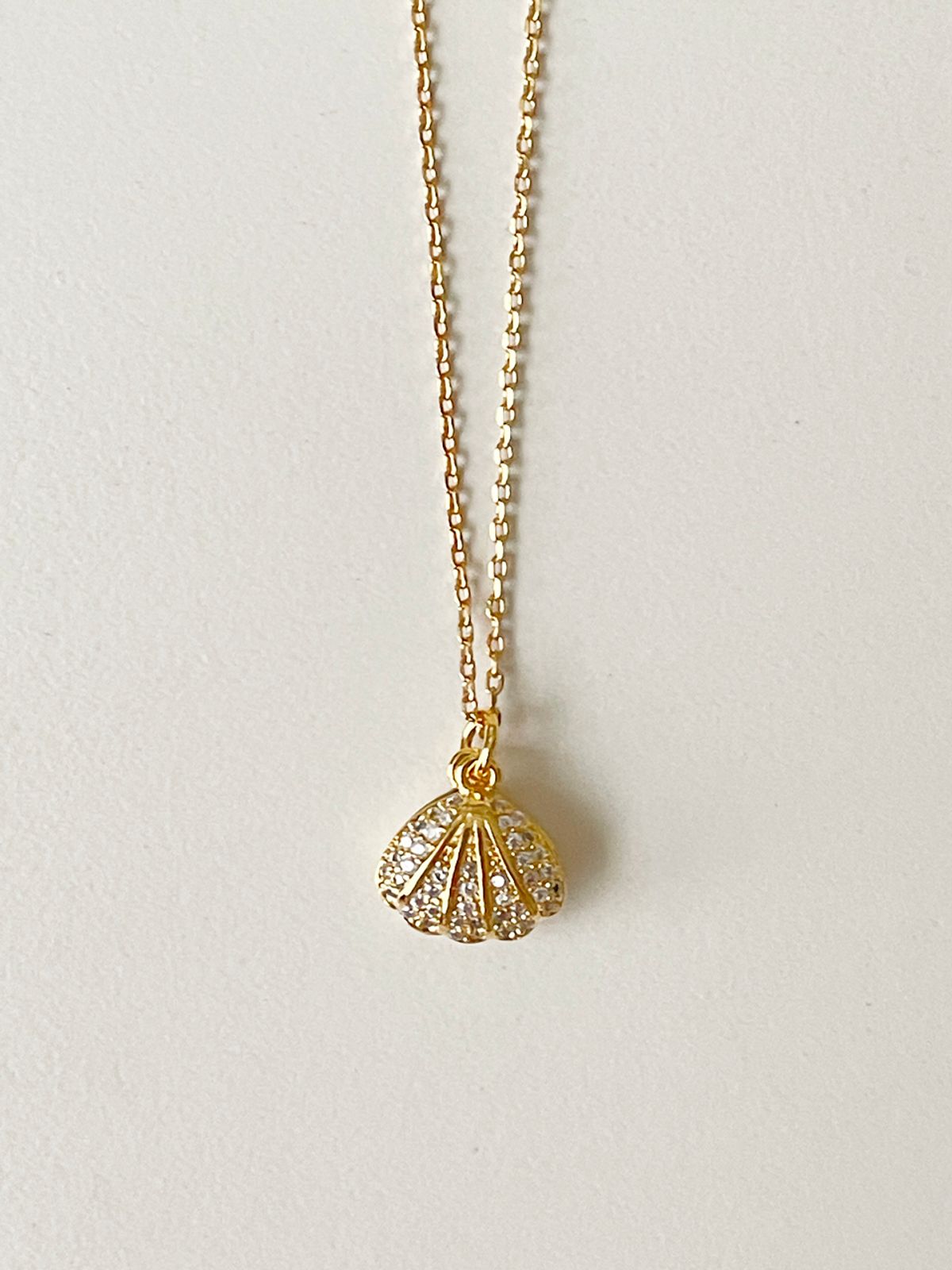 엘리오나(ELYONA) ELA 23 Mini Shell Necklace