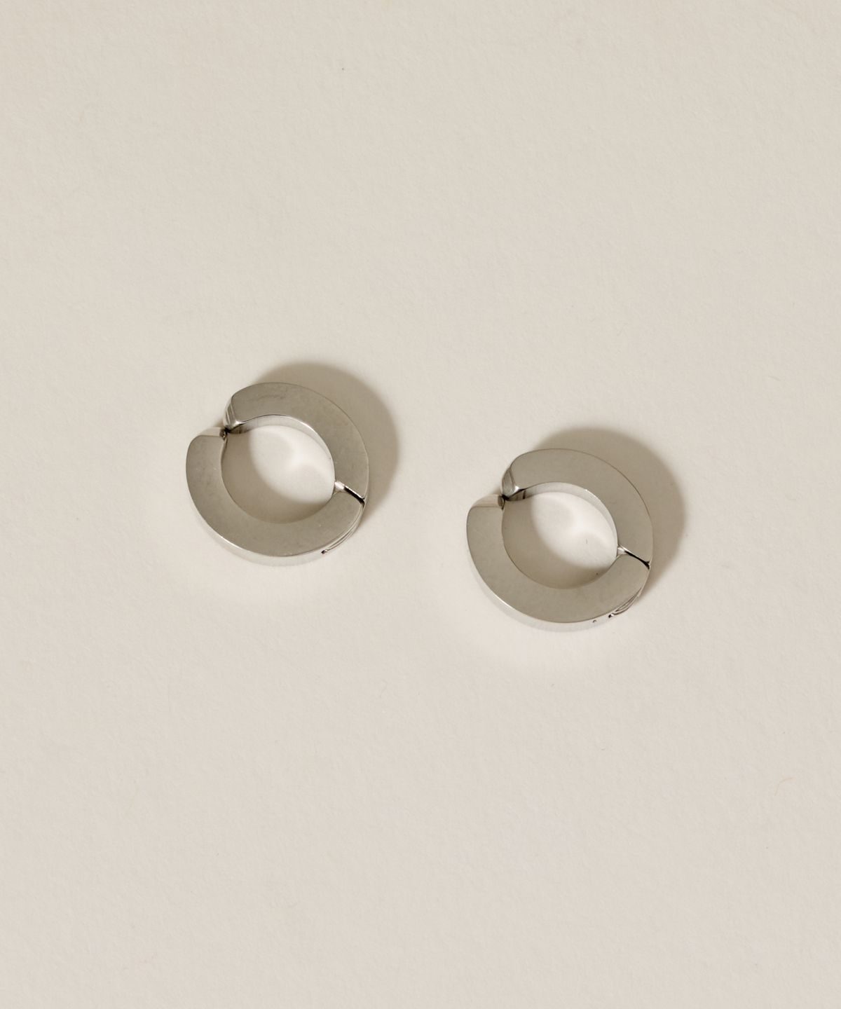 노비스도쿄(NOVICE TOKYO) 후프 이어링 [남녀공용] Hoop Earring［Stainless］ / Silver