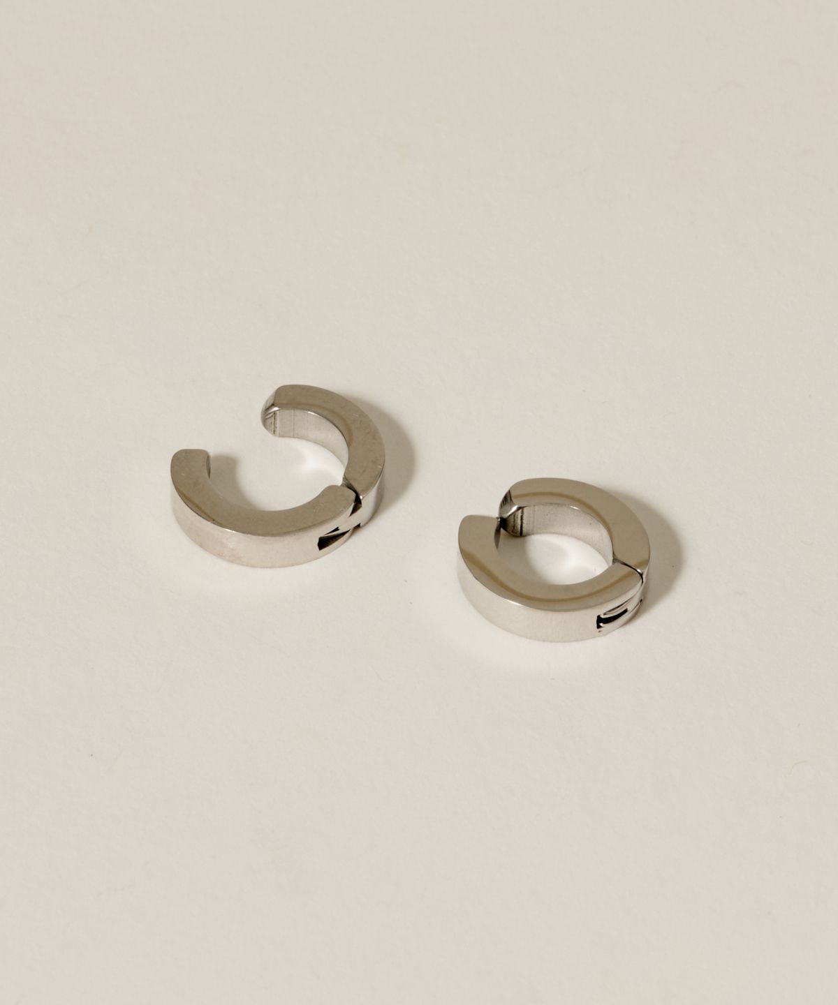 노비스도쿄(NOVICE TOKYO) 후프 이어링 [남녀공용] Hoop Earring［Stainless］ / Silver