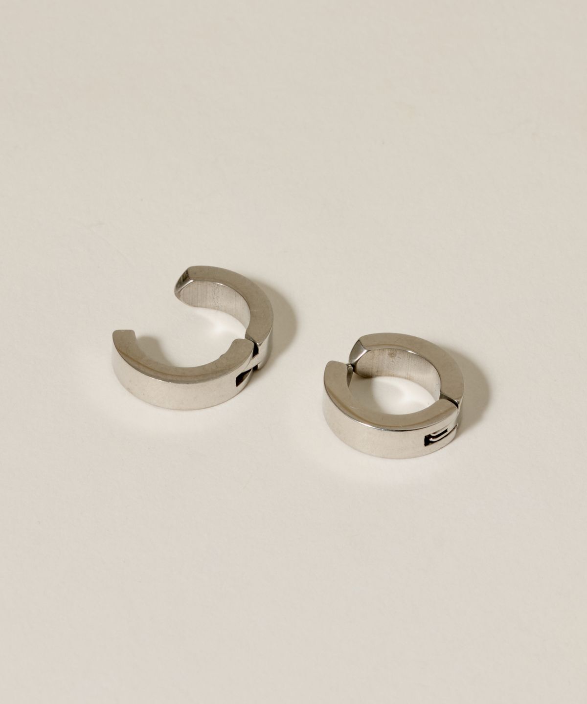 노비스도쿄(NOVICE TOKYO) 후프 이어링 [남녀공용] Hoop Earring［Stainless］ / Silver