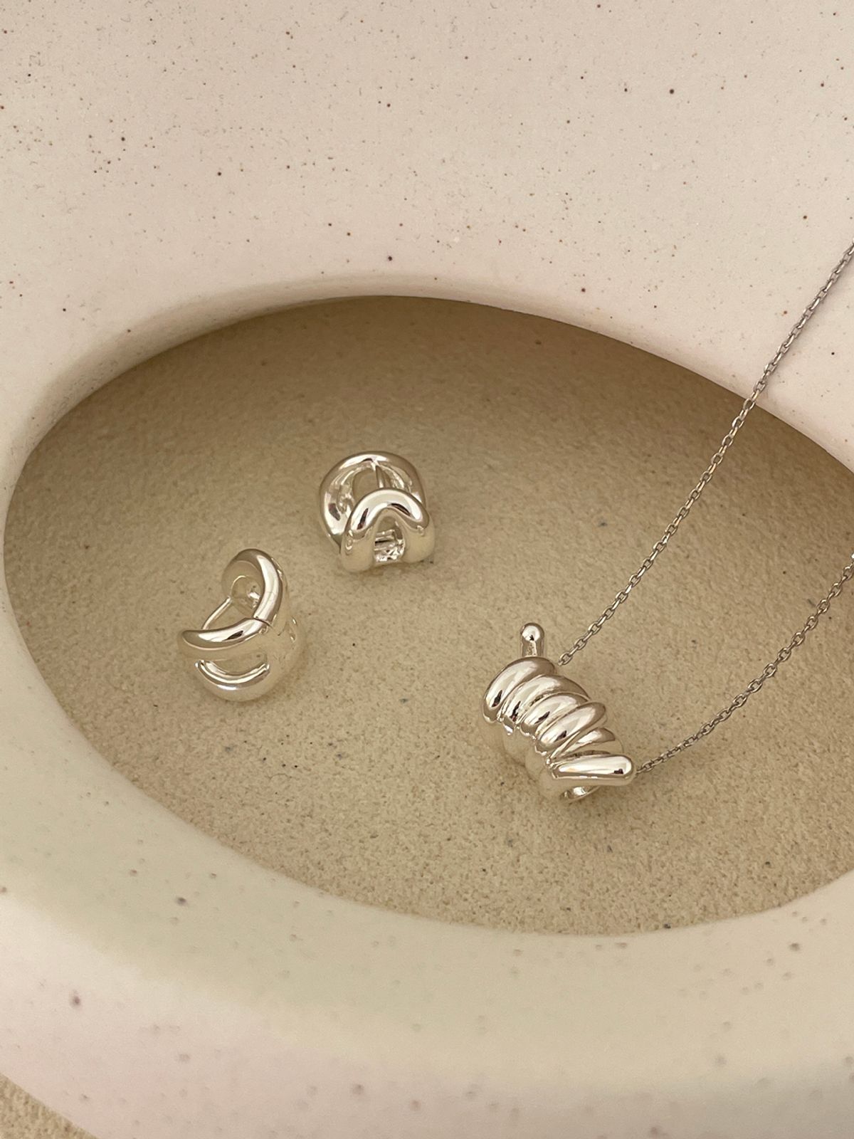 엘리오나(ELYONA) ELA18 Spiral Necklace