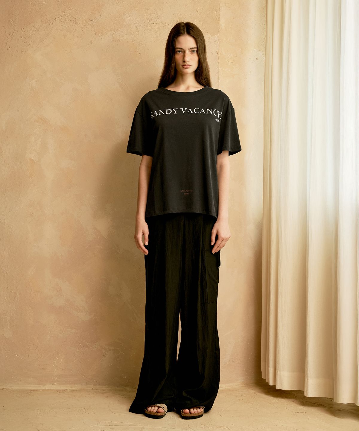 리 더블유(REW) SANDY T-SHIRT (BLACK)