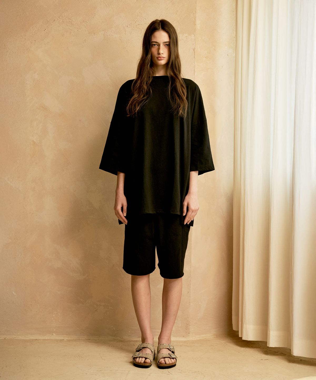 리 더블유(REW) COMFY TOP (BLACK)