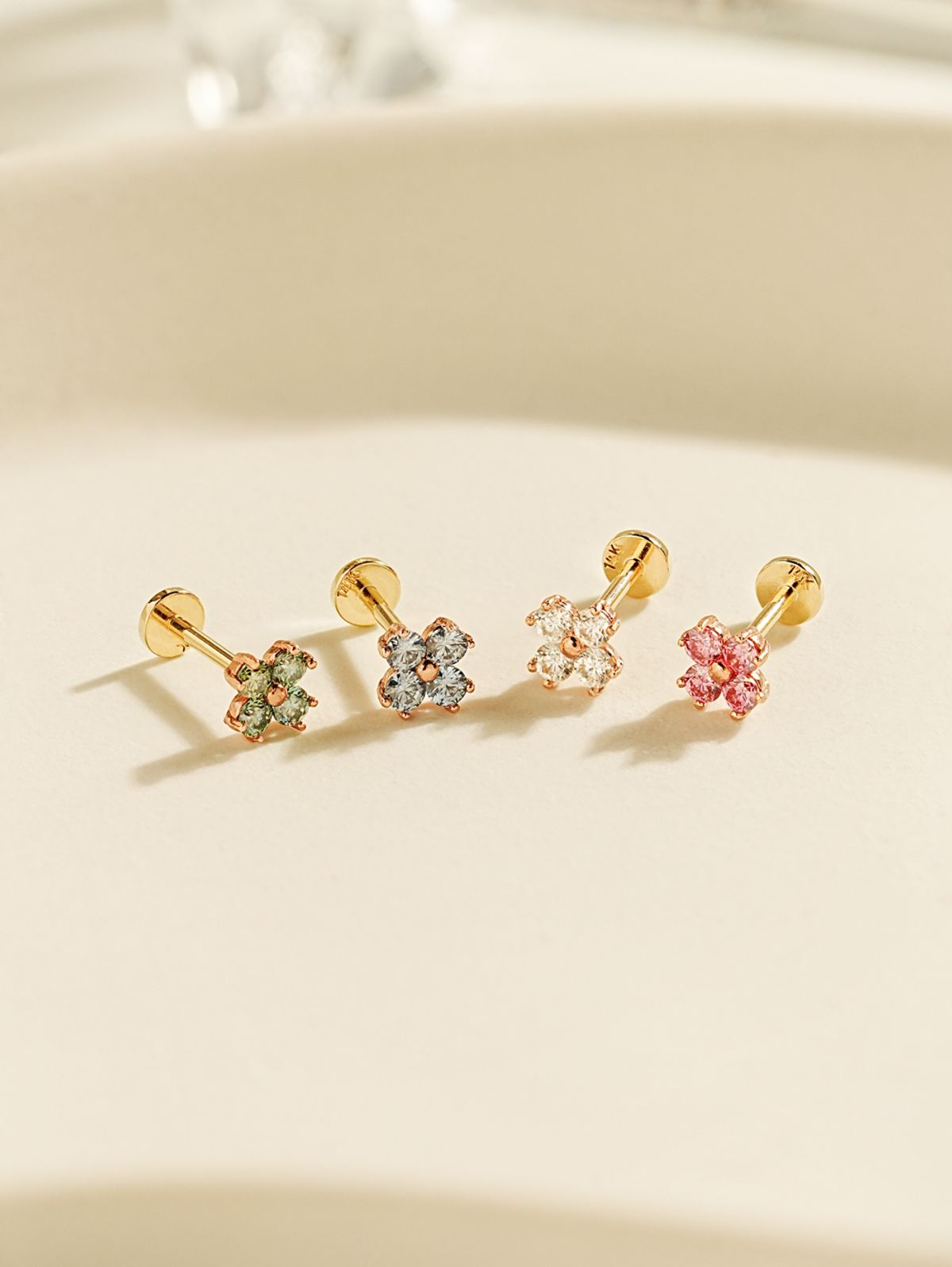 미니멀피어싱(MINIMALPIERCING) [1mm/1.2mm]14K 인터널 모이사나이트 다이아 네잎 꽃잎 라블렛 피어싱