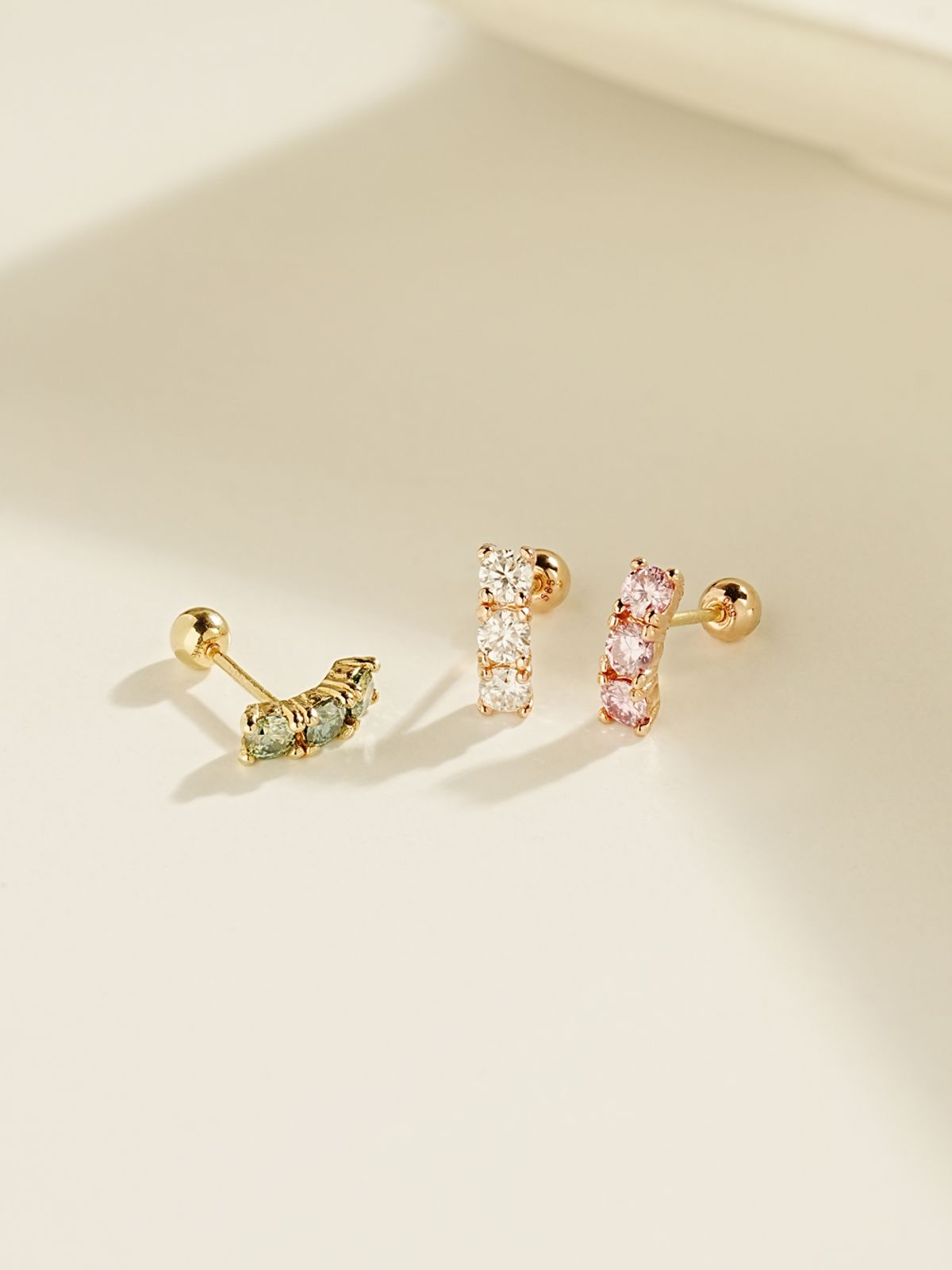 미니멀피어싱(MINIMALPIERCING) 14K 모이사나이트 다이아 트리플 컬러 커브 피어싱 귀걸이