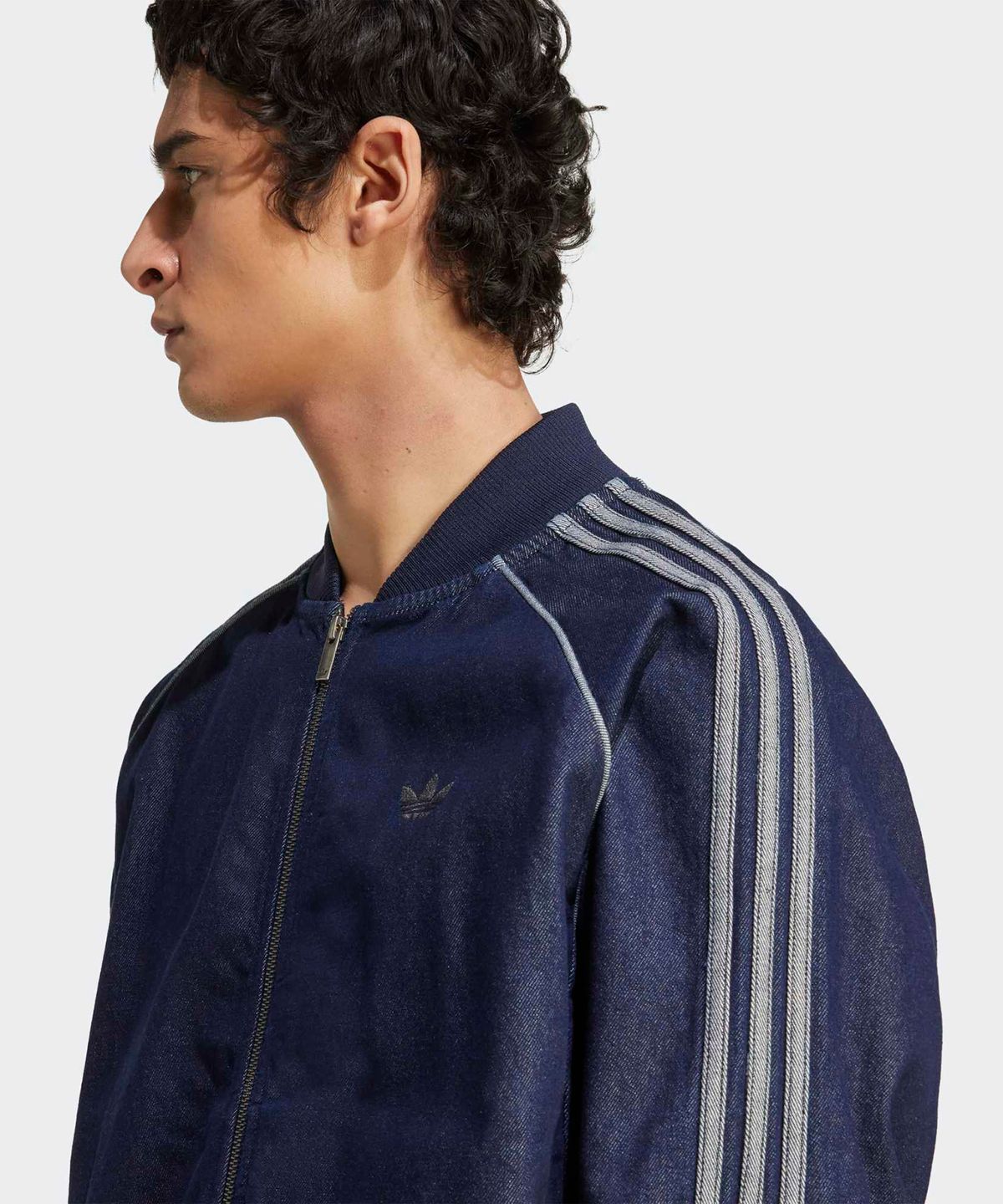 아디다스(ADIDAS) 슈퍼스타 루즈 데님 트랙탑 - 인디고데님 / JX6461
