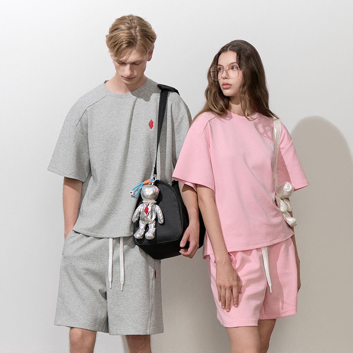 바르도(BARDOT) COMFORT LIP LOGO TEE & HALF PANTS SET